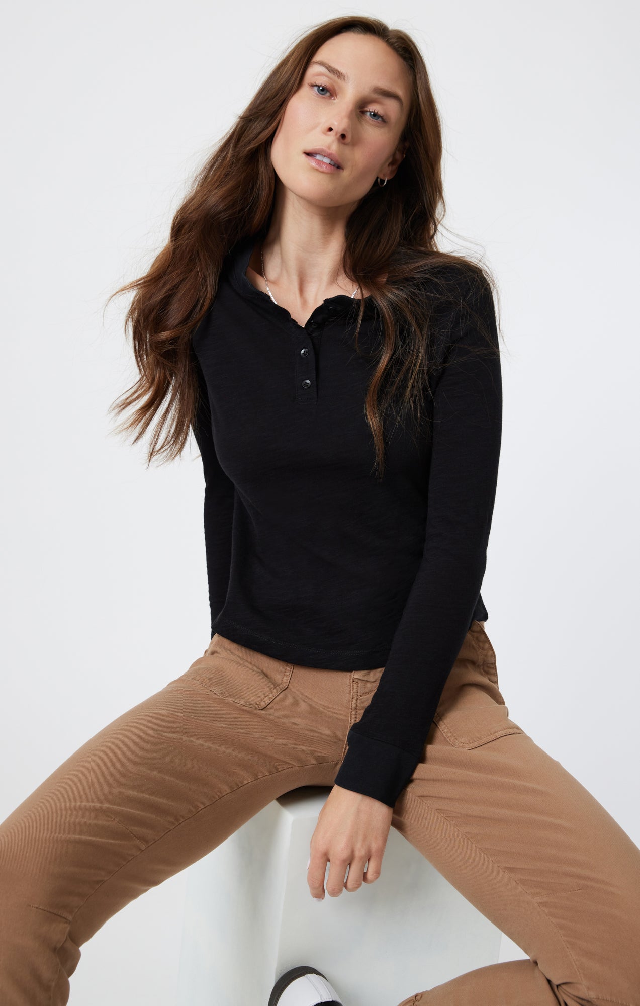 HENLEY T-SHIRT IN BLACK - Mavi Jeans