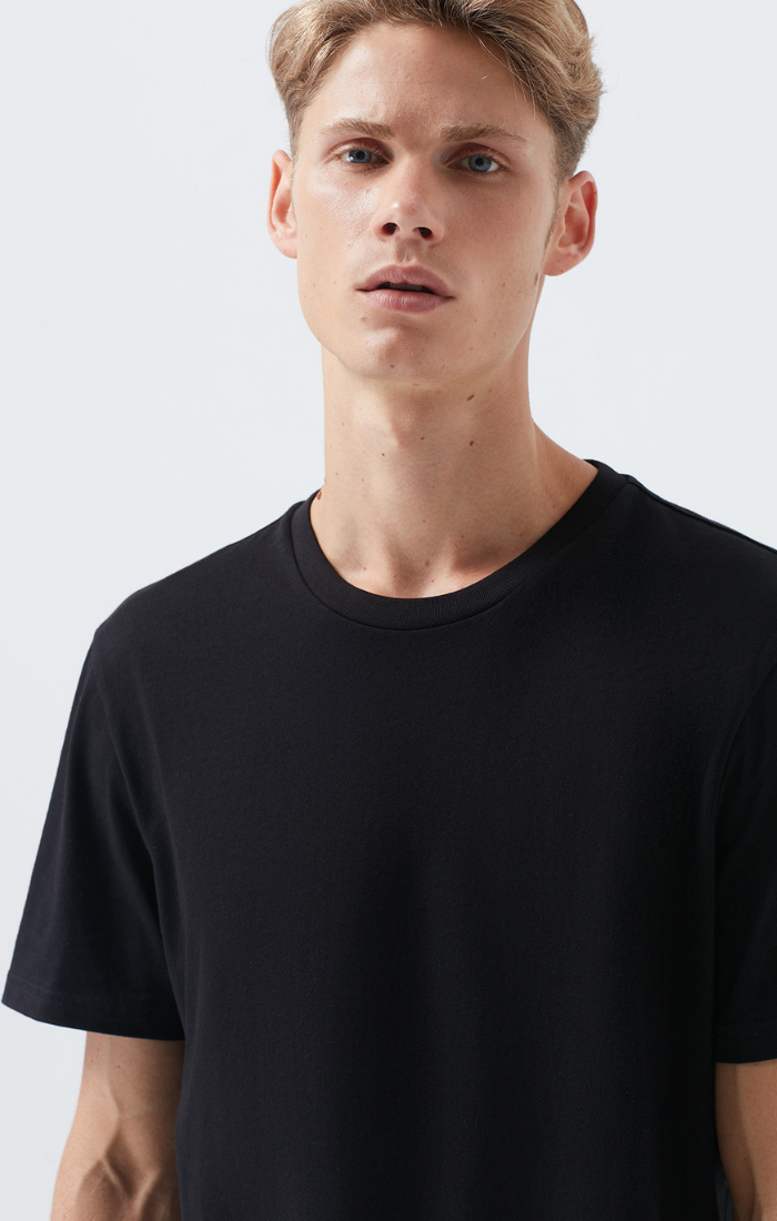 SHORT SLEEVE CREW NECK T-SHIRT IN BLACK - Mavi Jeans