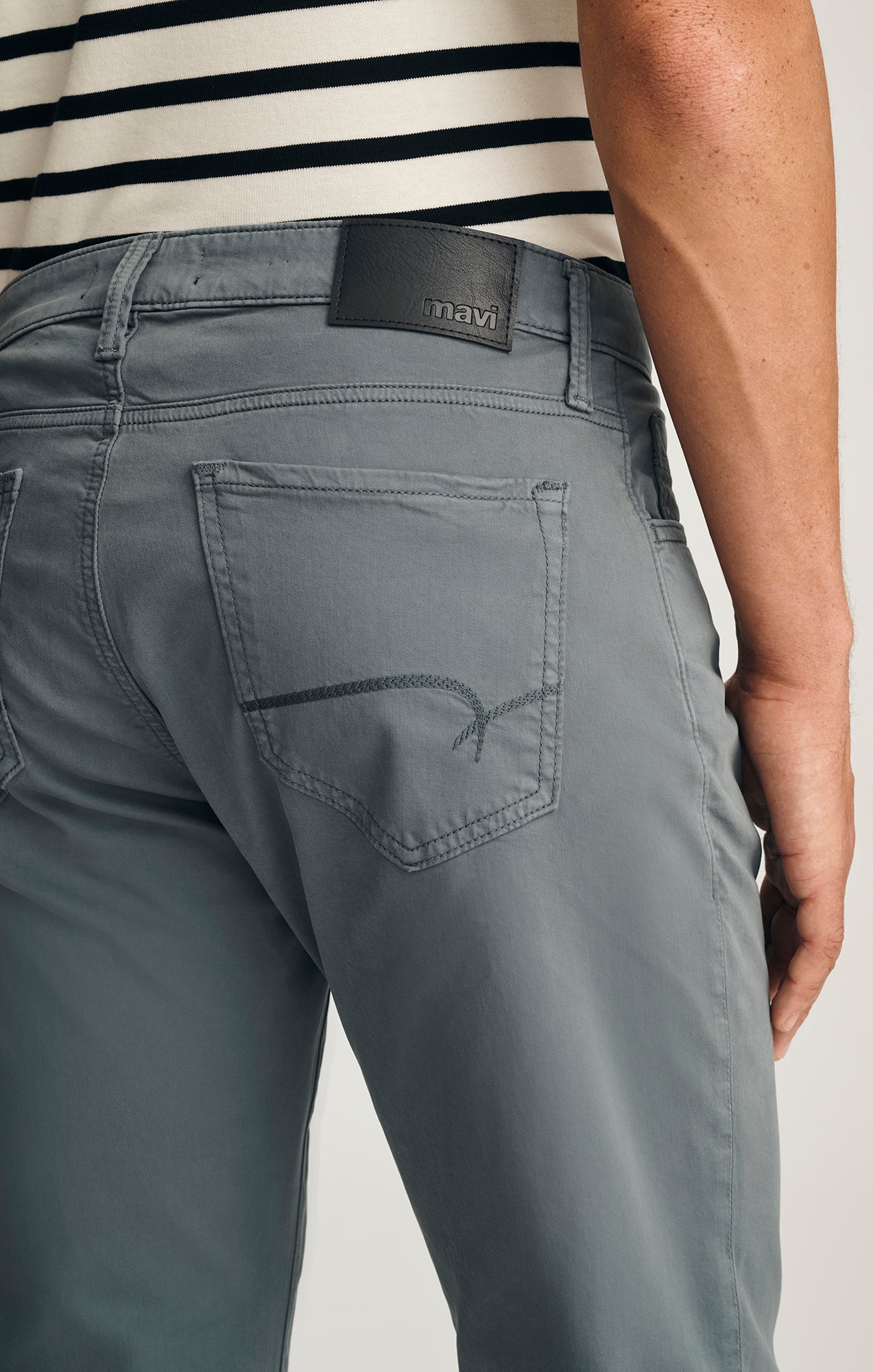 ZACH STRAIGHT LEG IN TURBULENCE TWILL - Mavi Jeans
