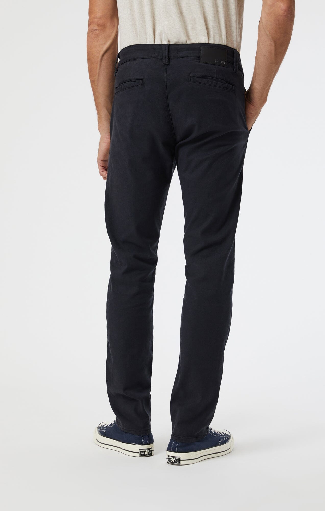 MILTON SLIM STRAIGHT CHINO IN DEEP NAVY LUXE TWILL - Mavi Jeans