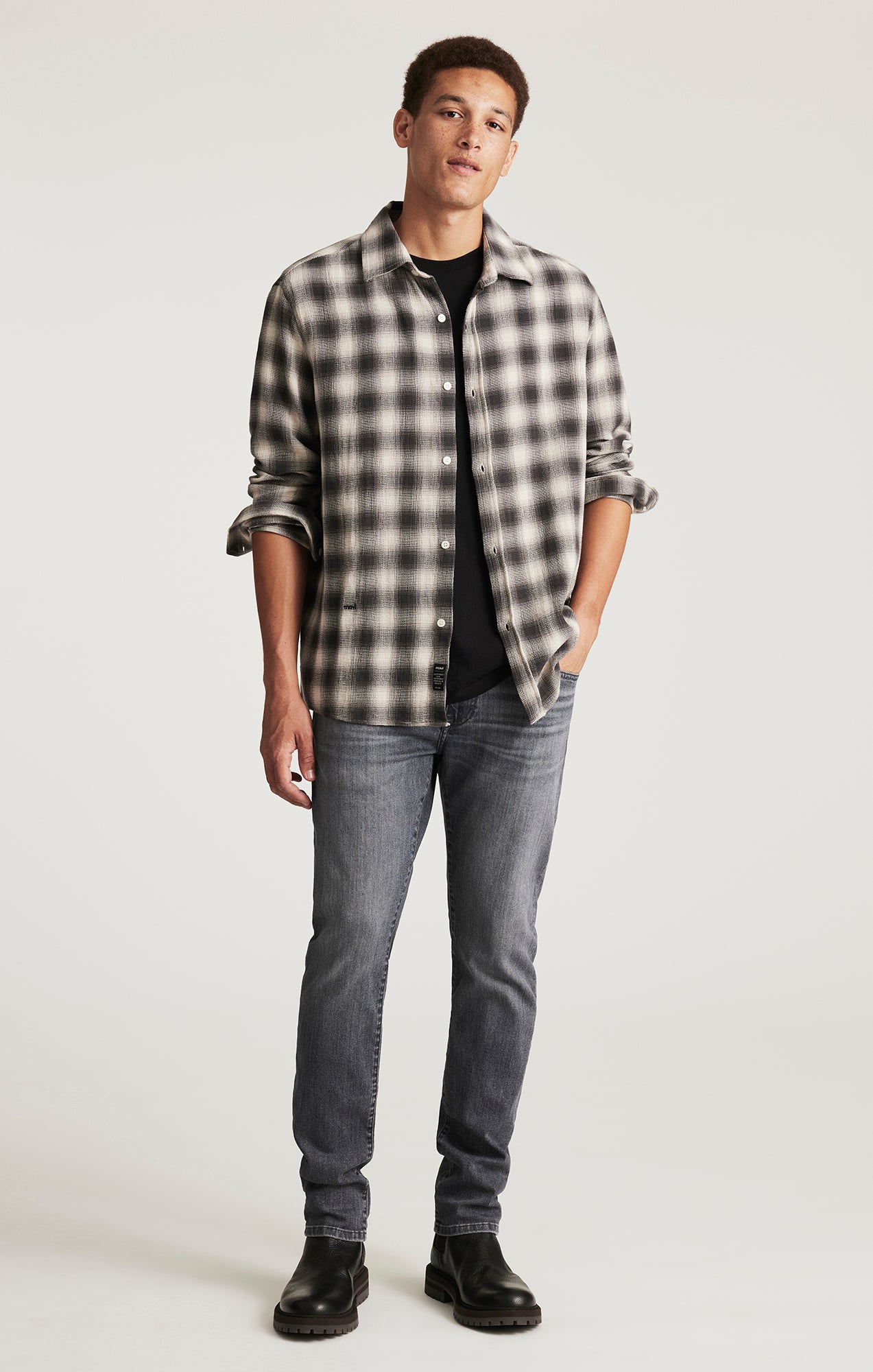 PLAID LONG SLEEVE BUTTON-UP SHIRT IN ASPHALT CHECK - Mavi Jeans