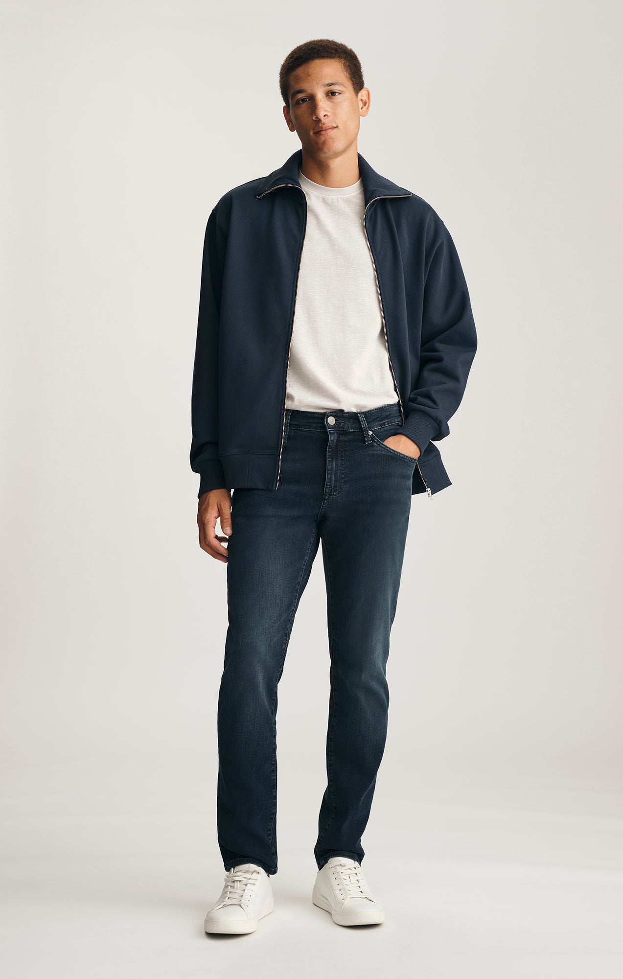STEVE ATHLETIC FIT IN MIDNIGHT ORGANIC VINTAGE
