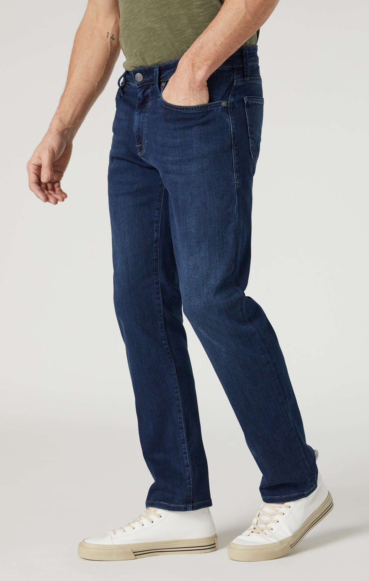 ZACH STRAIGHT LEG IN DARK SUPERMOVE - Mavi Jeans