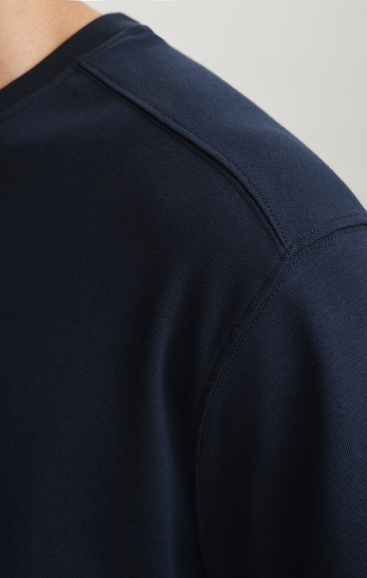 ESSENTIAL CREW NECK T-SHIRT IN BLACK IRIS - Mavi Jeans