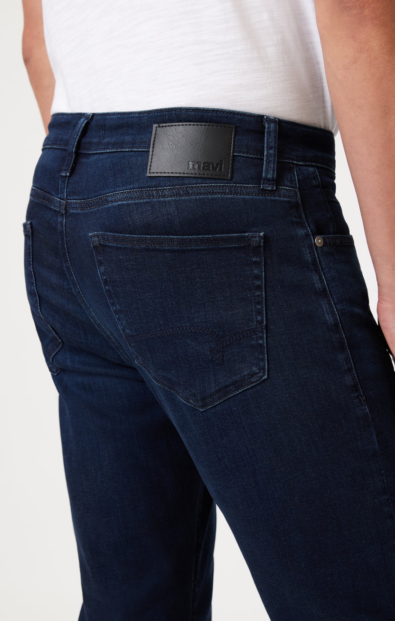 MATT RELAXED STRAIGHT LEG IN DEEP INDIGO SUPERMOVE - Mavi Jeans