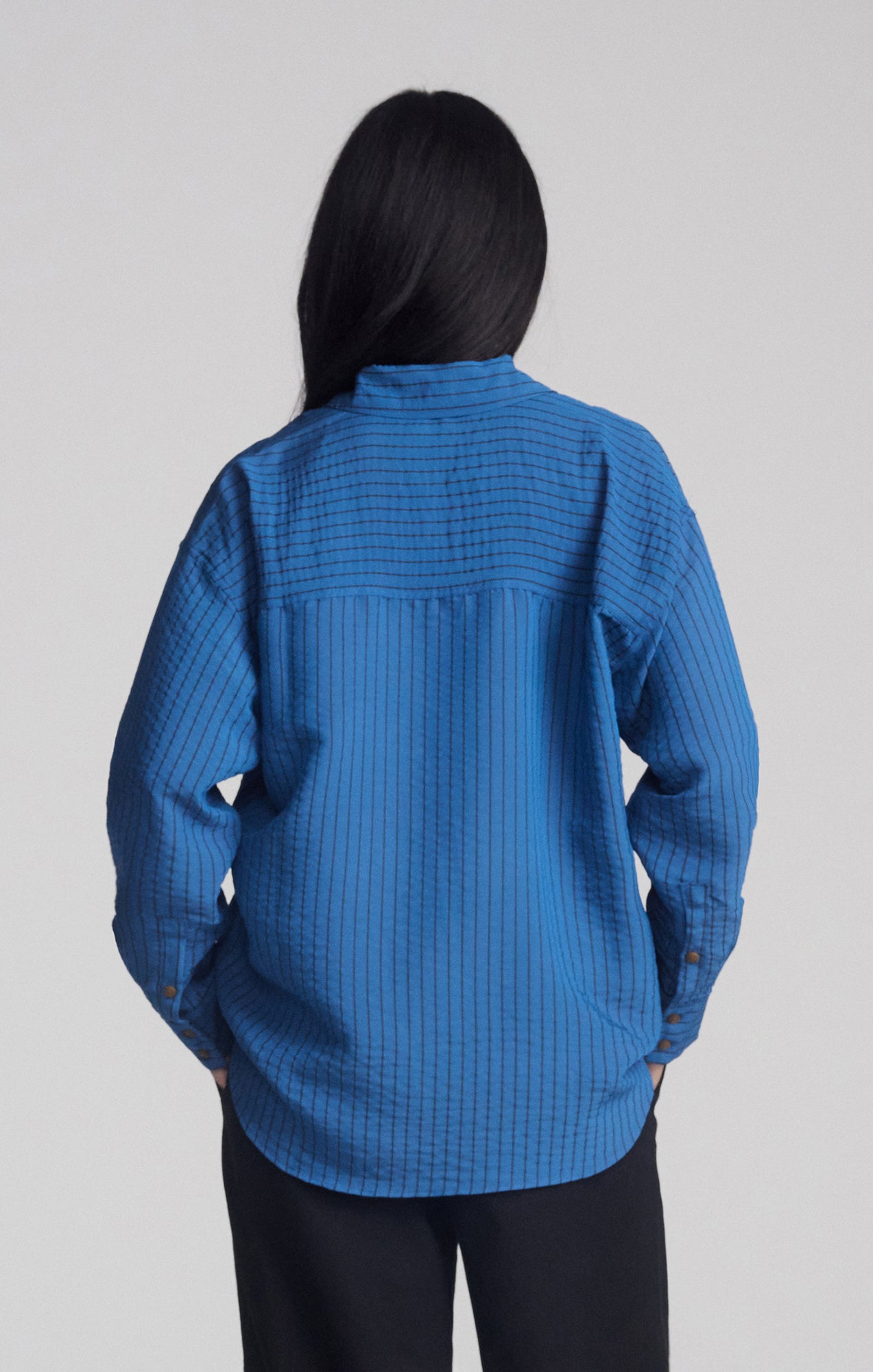 LUXE TOUCH TENCEL™ BUTTON-UP STRIPED SHIRT IN HIGH TIDE STRIPE - Mavi Jeans