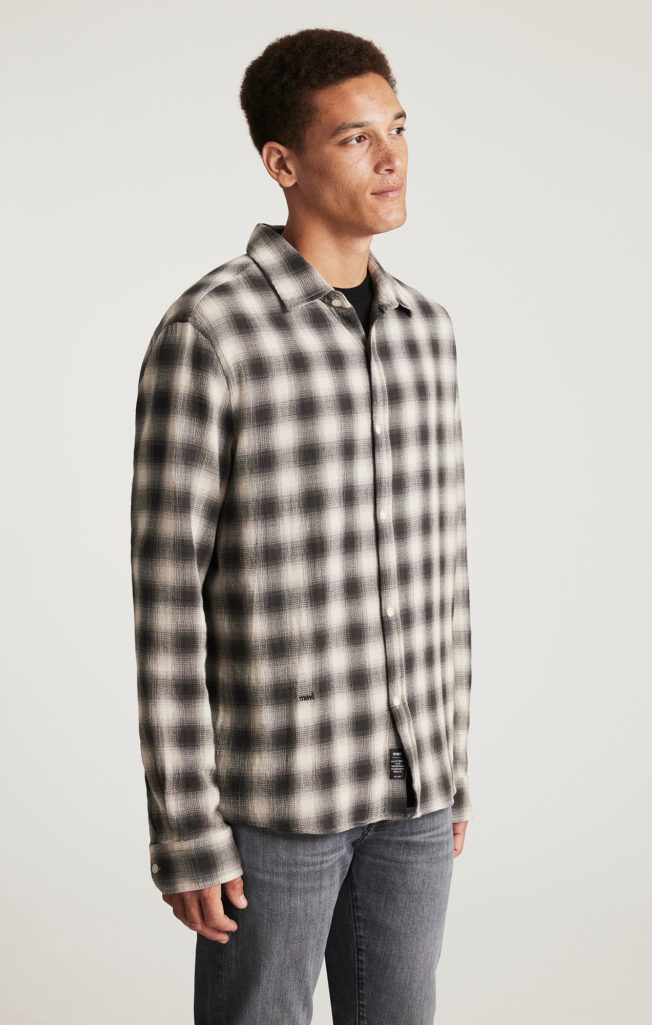 PLAID LONG SLEEVE BUTTON-UP SHIRT IN ASPHALT CHECK - Mavi Jeans