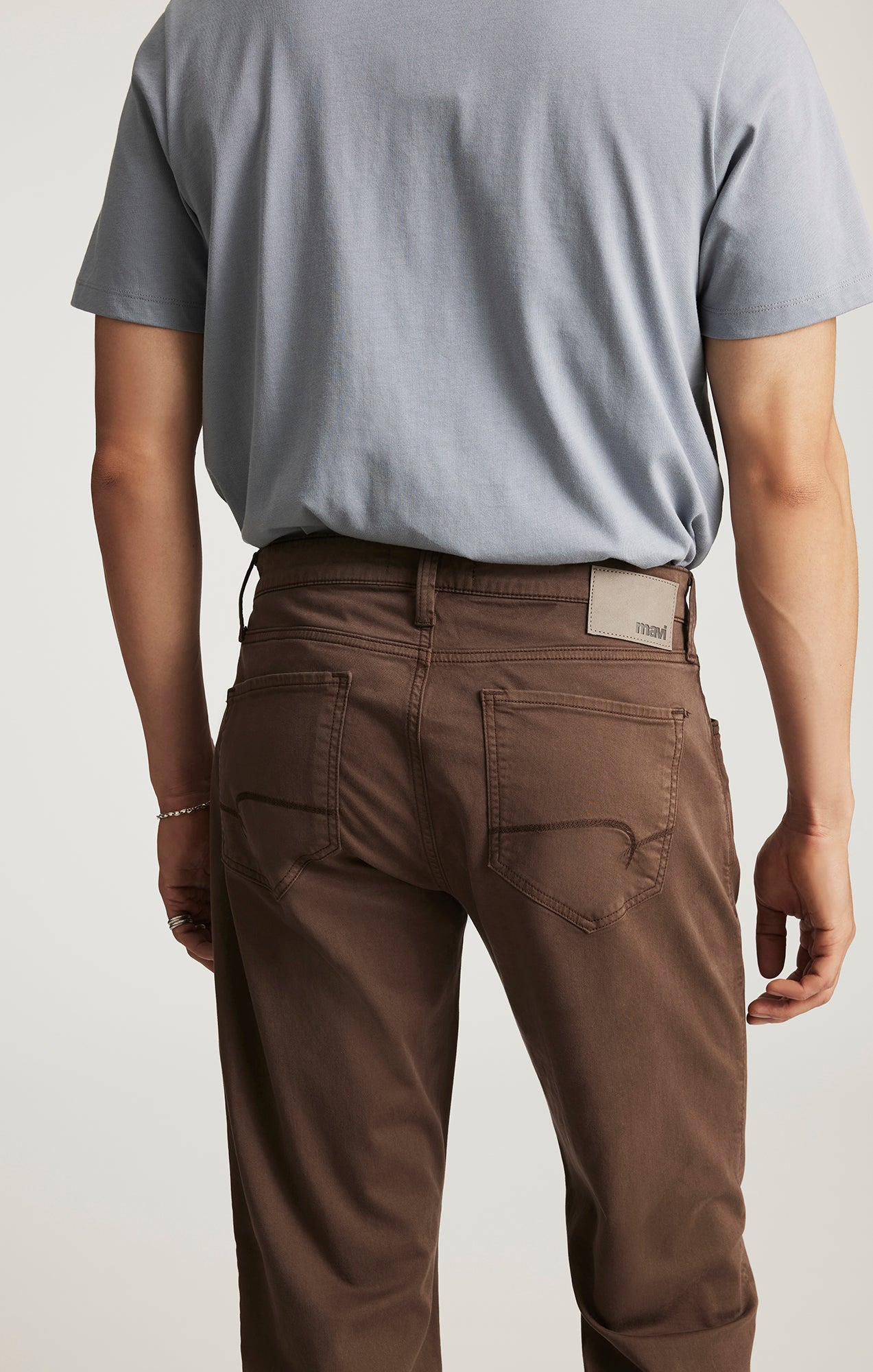 ZACH STRAIGHT LEG IN MOCHA TWILL - Mavi Jeans