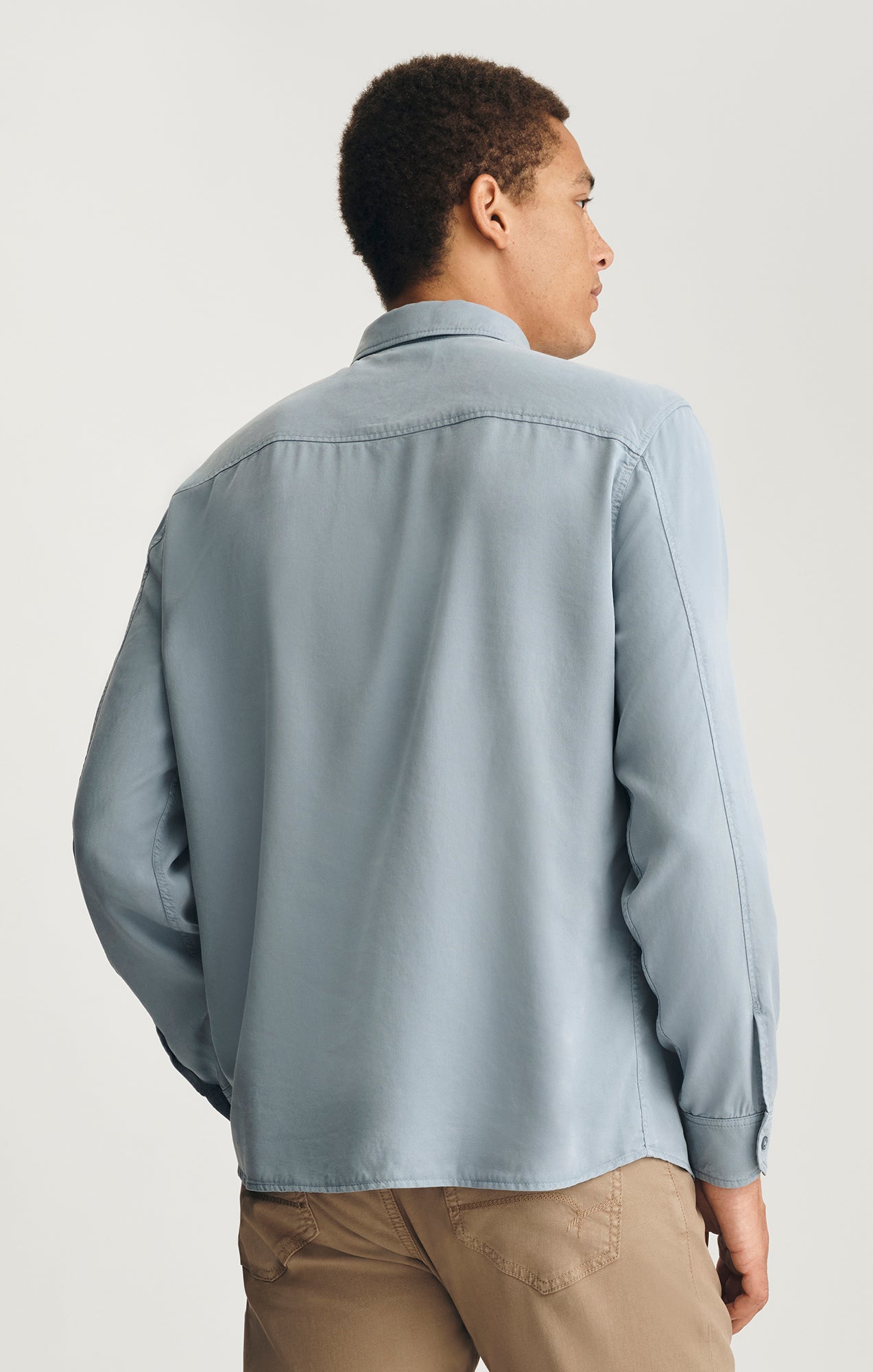 TENCEL™ LONG SLEEVE BUTTON-UP SHIRT IN TRADEWINDS