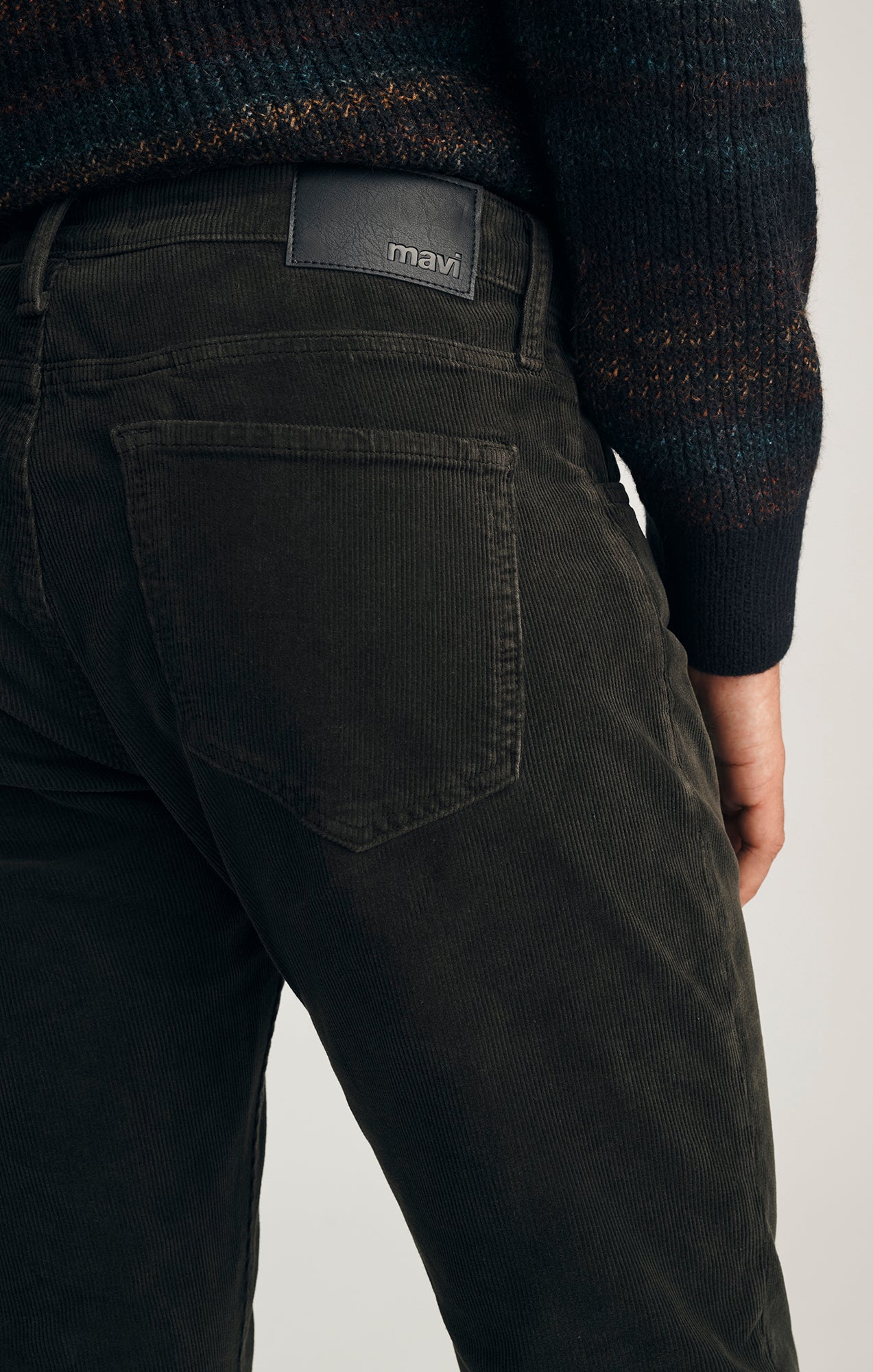 MARCUS SLIM STRAIGHT LEG IN SEAWEED CORD