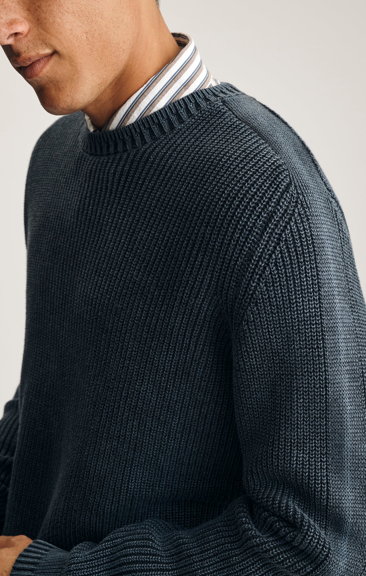 CREW NECK SWEATER IN TOTAL ECLIPSE