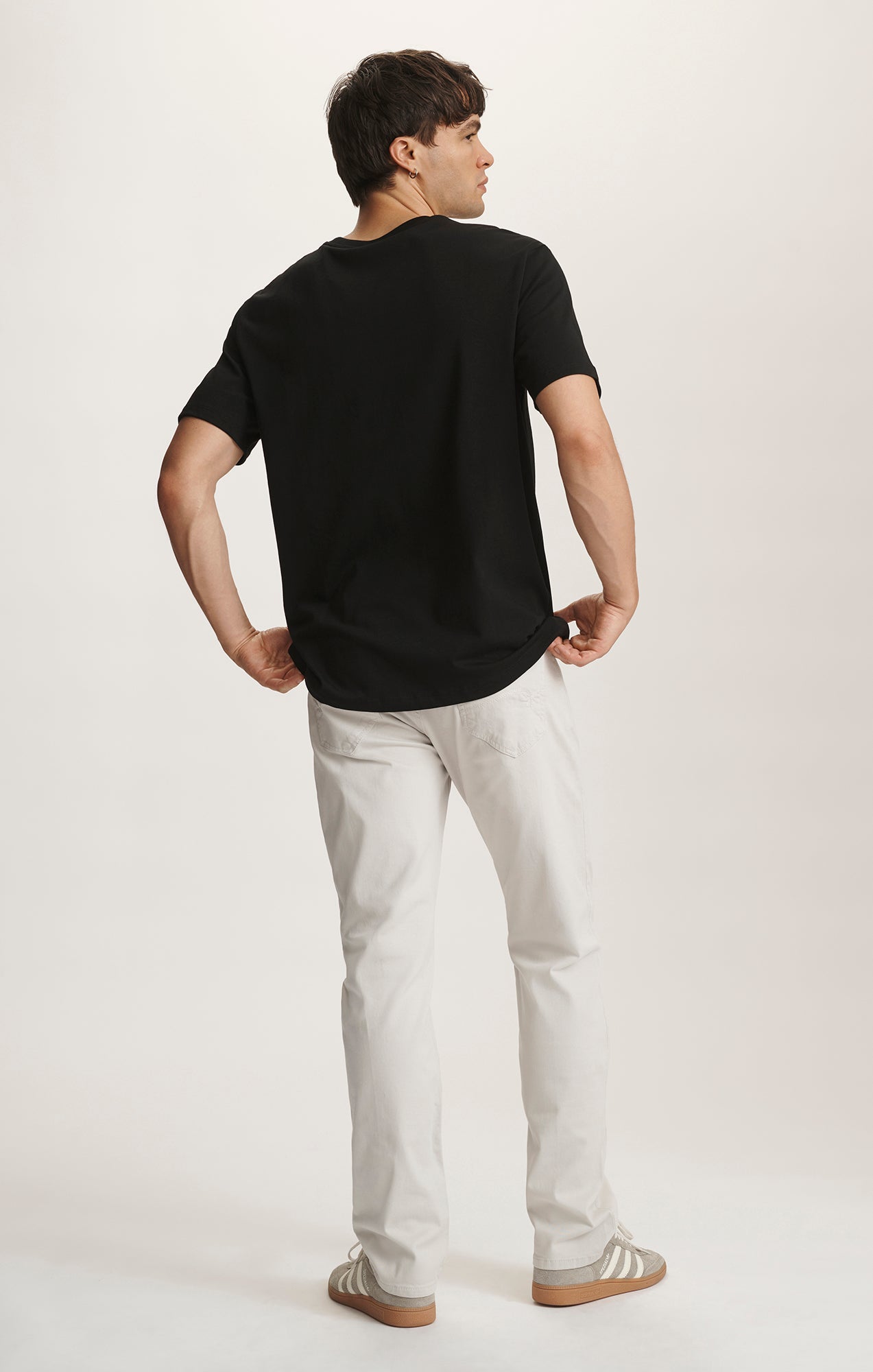 BASIC SHORT SLEEVE T-SHIRT IN BLACK - Mavi Jeans
