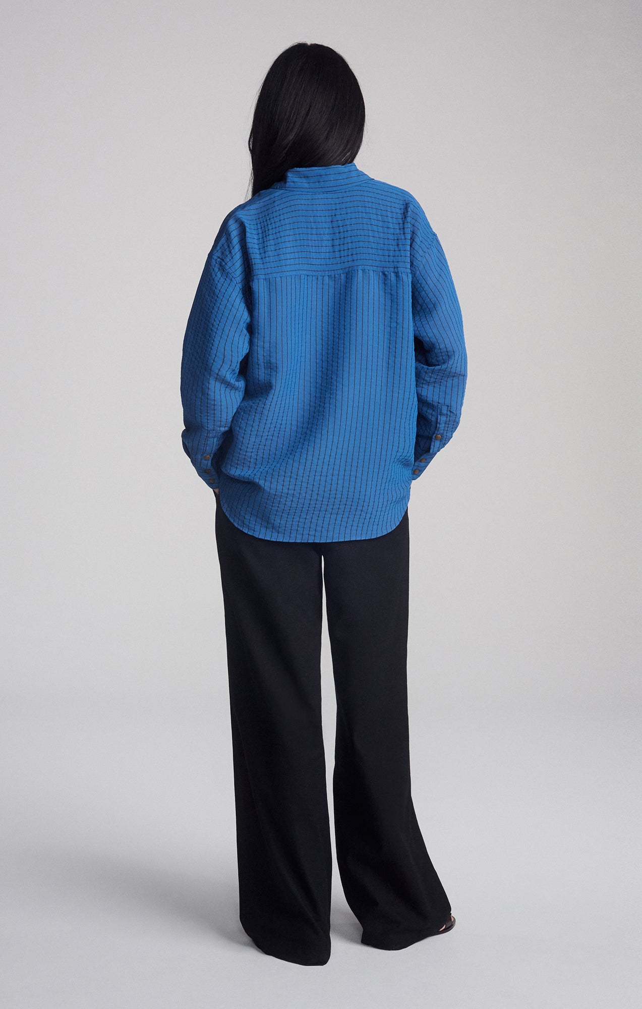 LUXE TOUCH TENCEL™ BUTTON-UP STRIPED SHIRT IN HIGH TIDE STRIPE - Mavi Jeans