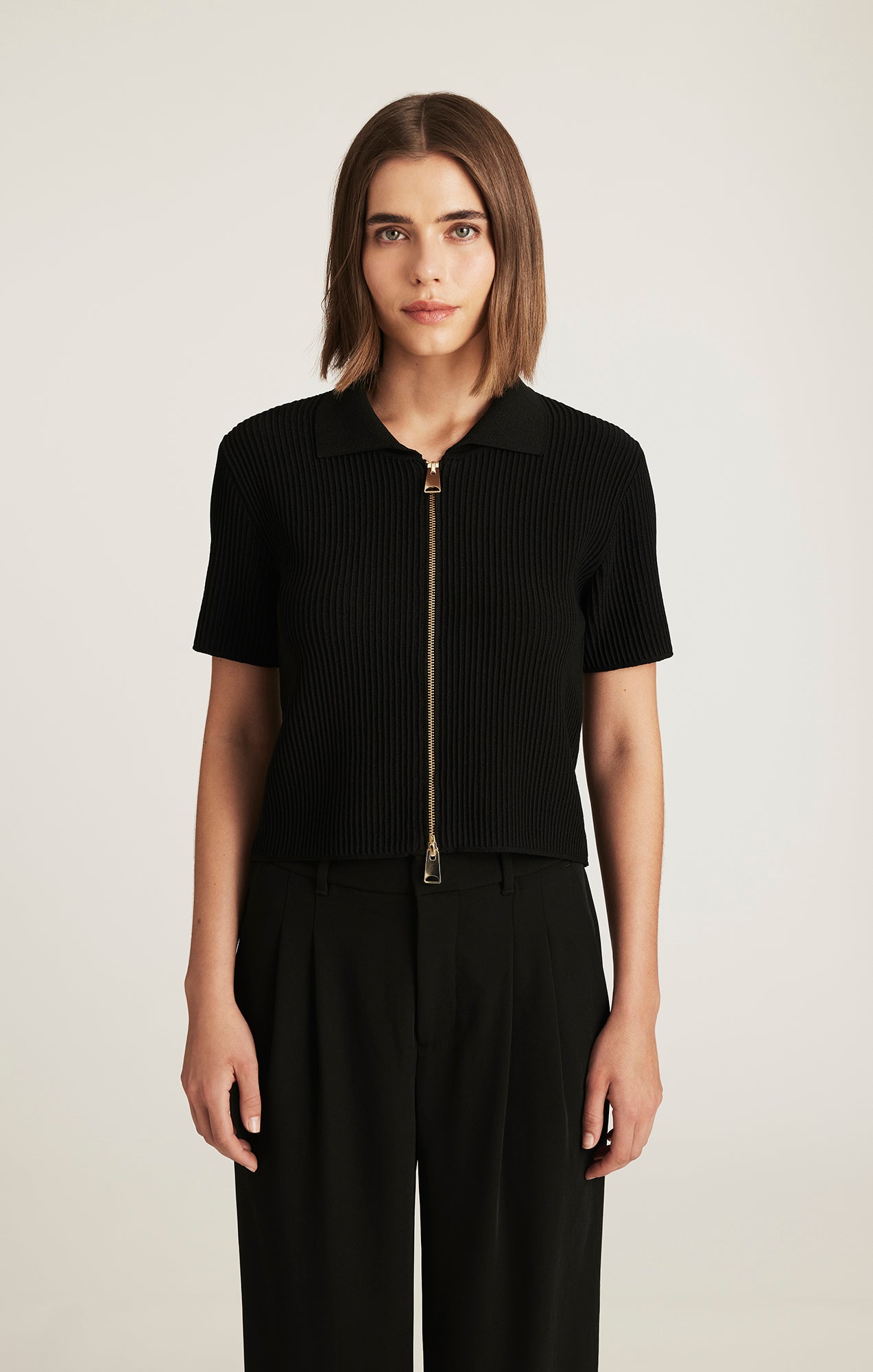 EDITION SHORT SLEEVE FULL ZIP SWEATER IN BLACK