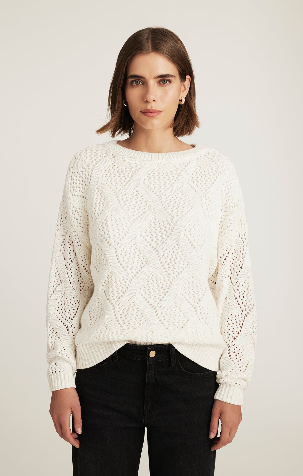 CABLE-KNIT SWEATER IN ANTIQUE WHITE