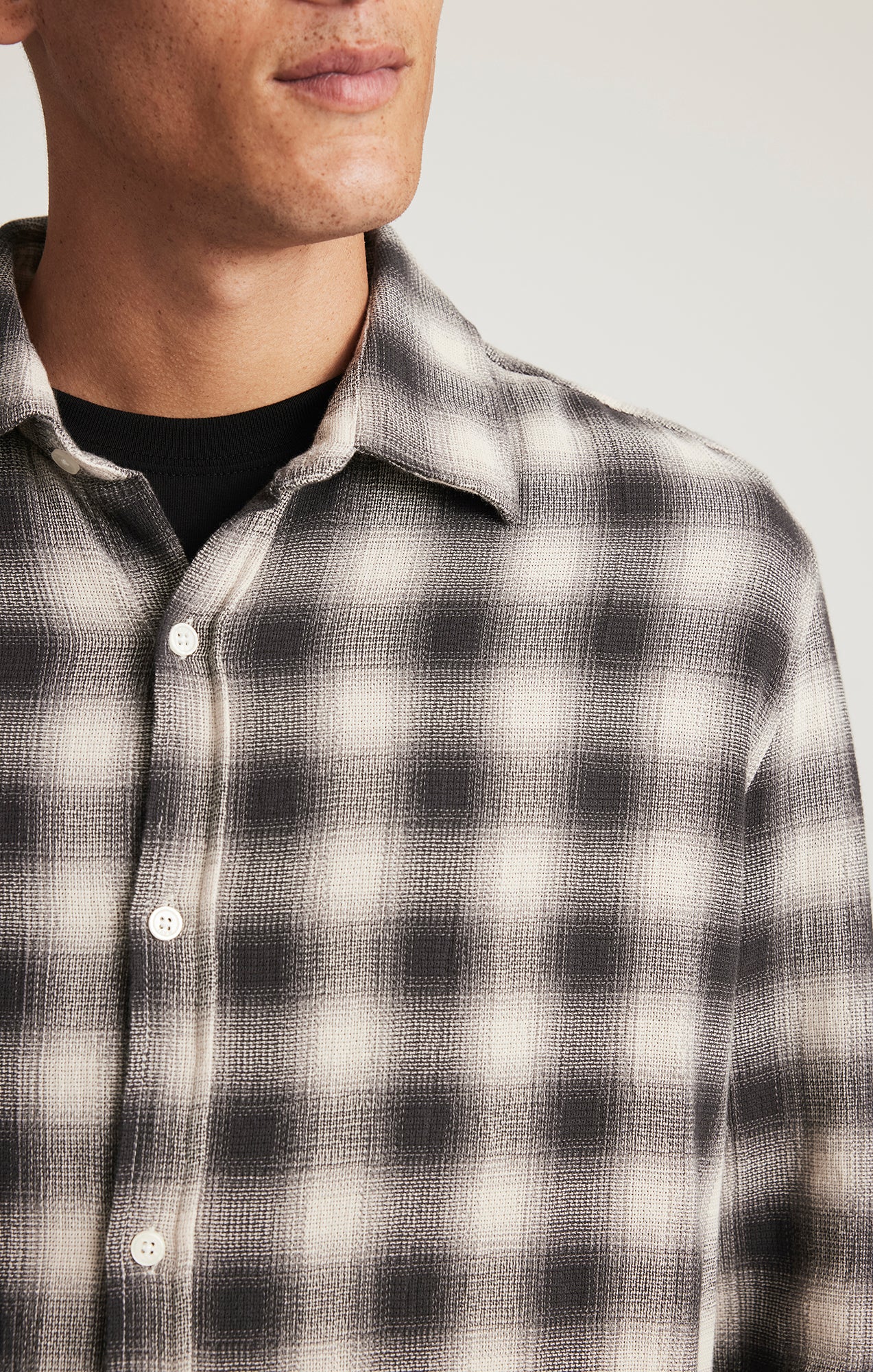 PLAID LONG SLEEVE BUTTON-UP SHIRT IN ASPHALT CHECK - Mavi Jeans
