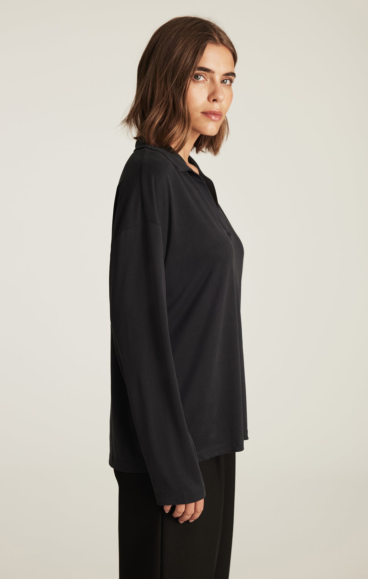 LUXE TOUCH TENCEL™ V-NECK T-SHIRT IN BLACK