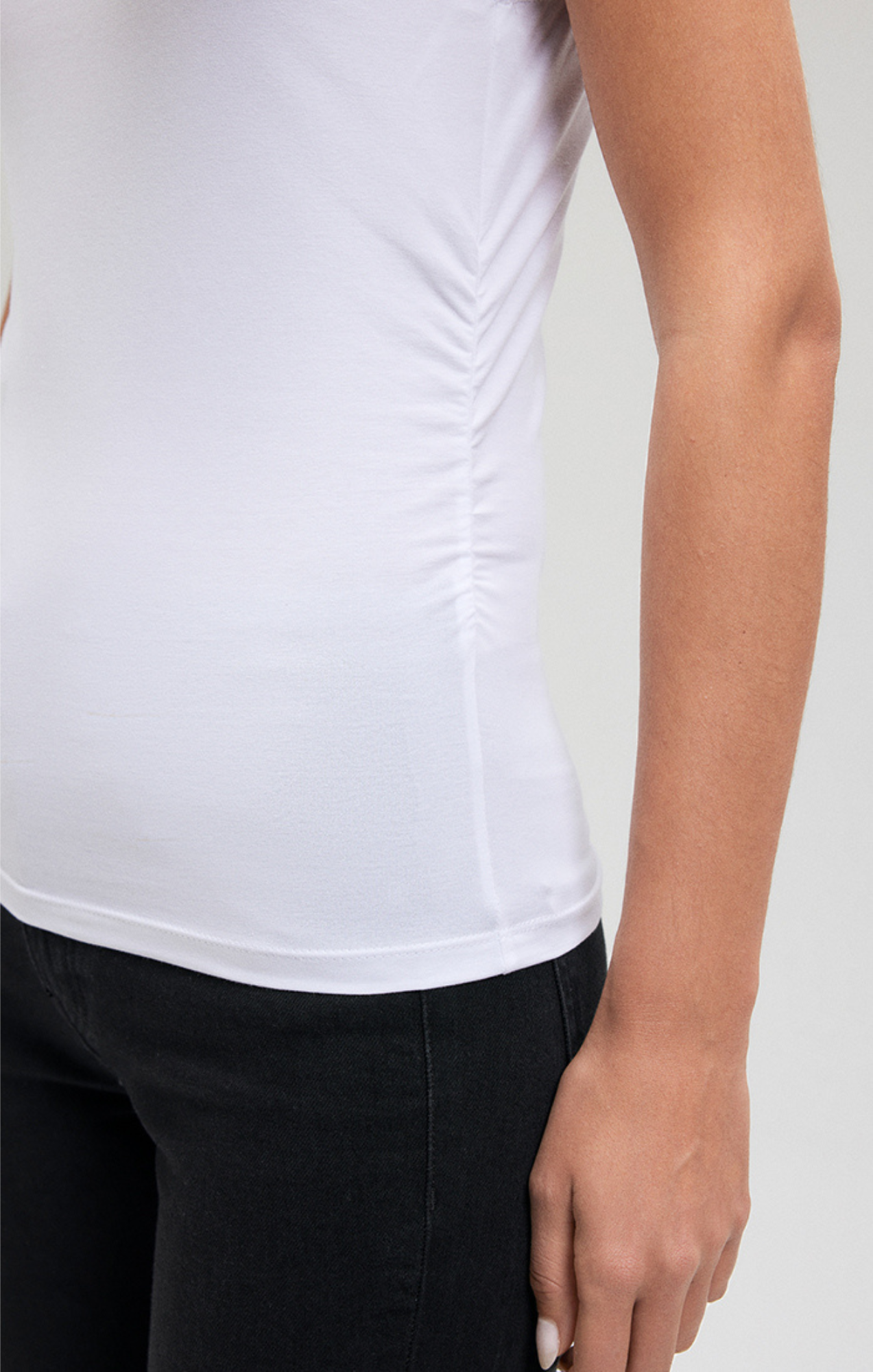 HIGH NECK TANK TOP IN WHITE - Mavi Jeans