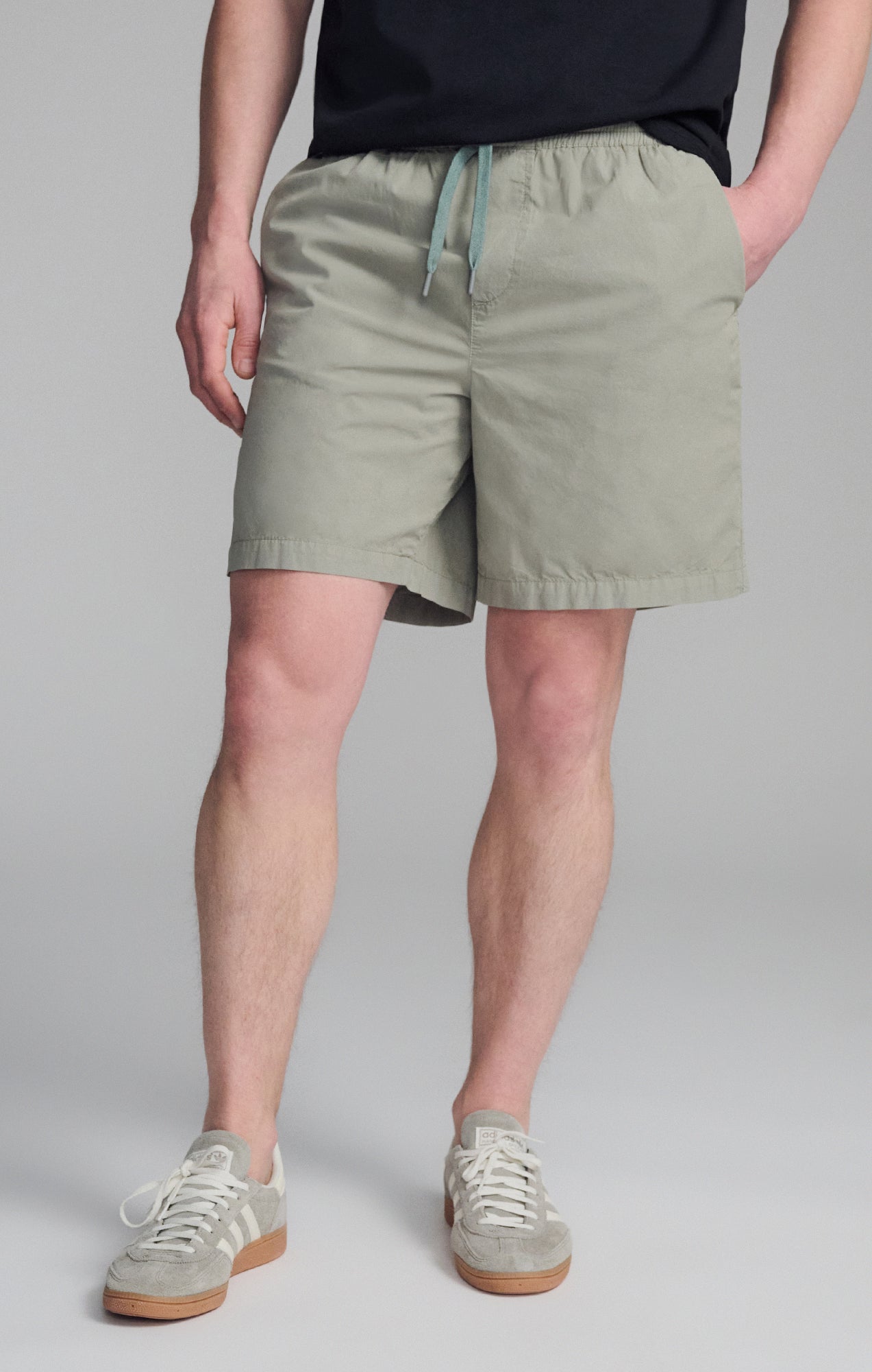 SPORTY DRAWSTRING SHORTS IN SHADOW - Mavi Jeans