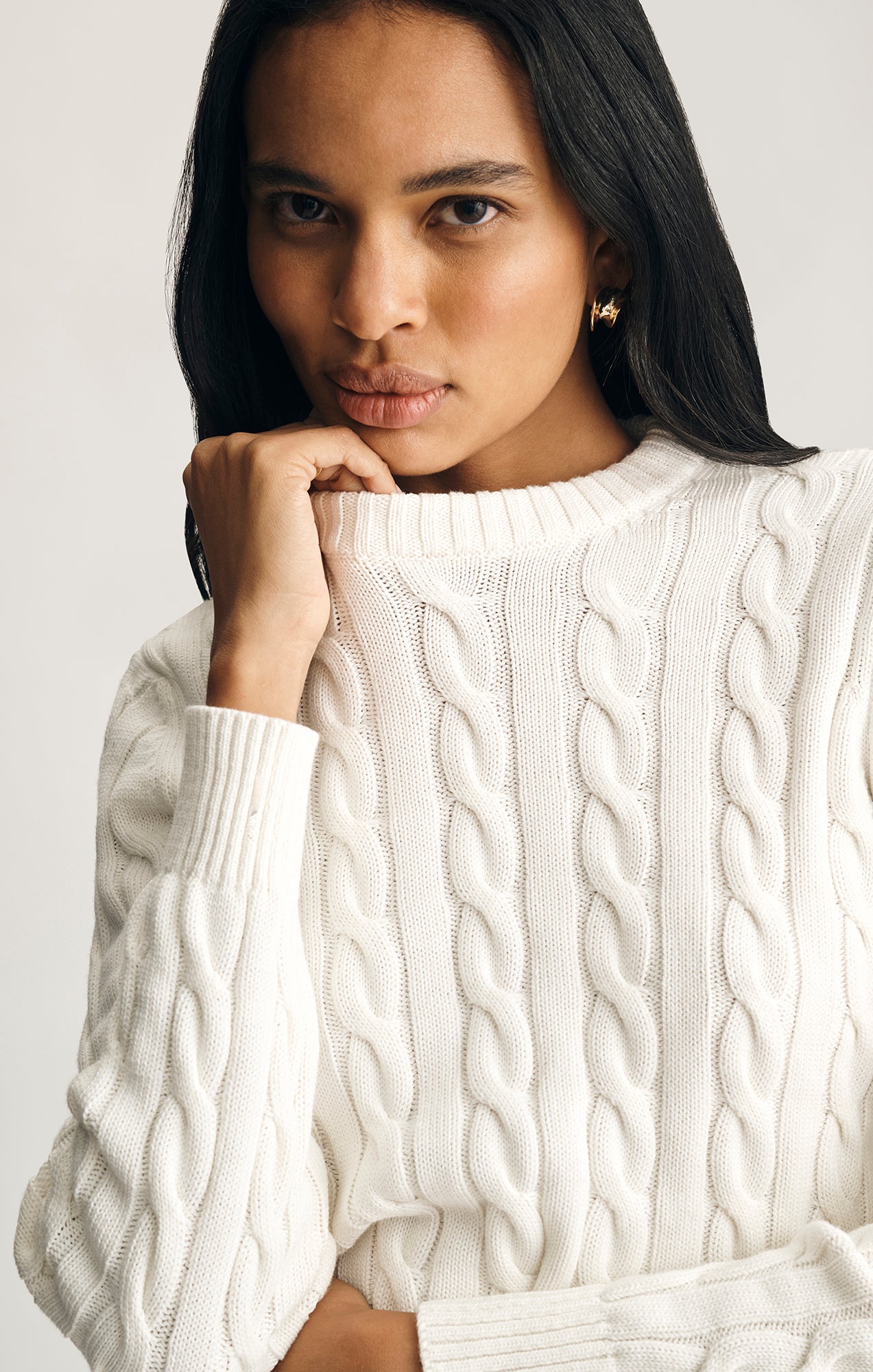 CABLE-KNIT CREW NECK SWEATER IN ANTIQUE WHITE - Mavi Jeans