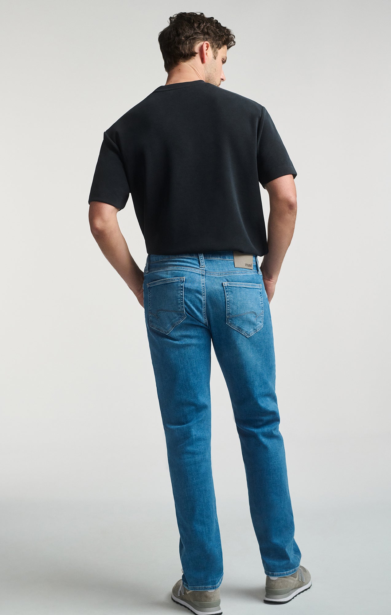 ZACH STRAIGHT LEG IN MID BRUSHED FEATHER BLUE - Mavi Jeans