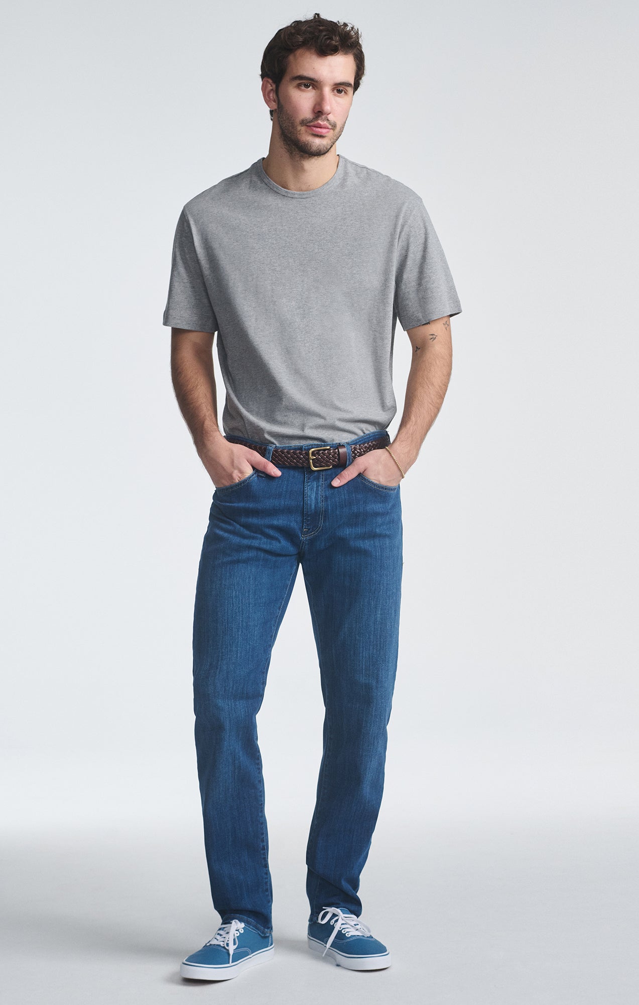 MARCUS SLIM STRAIGHT LEG IN DARK BRUSHED SUPERMOVE - Mavi Jeans