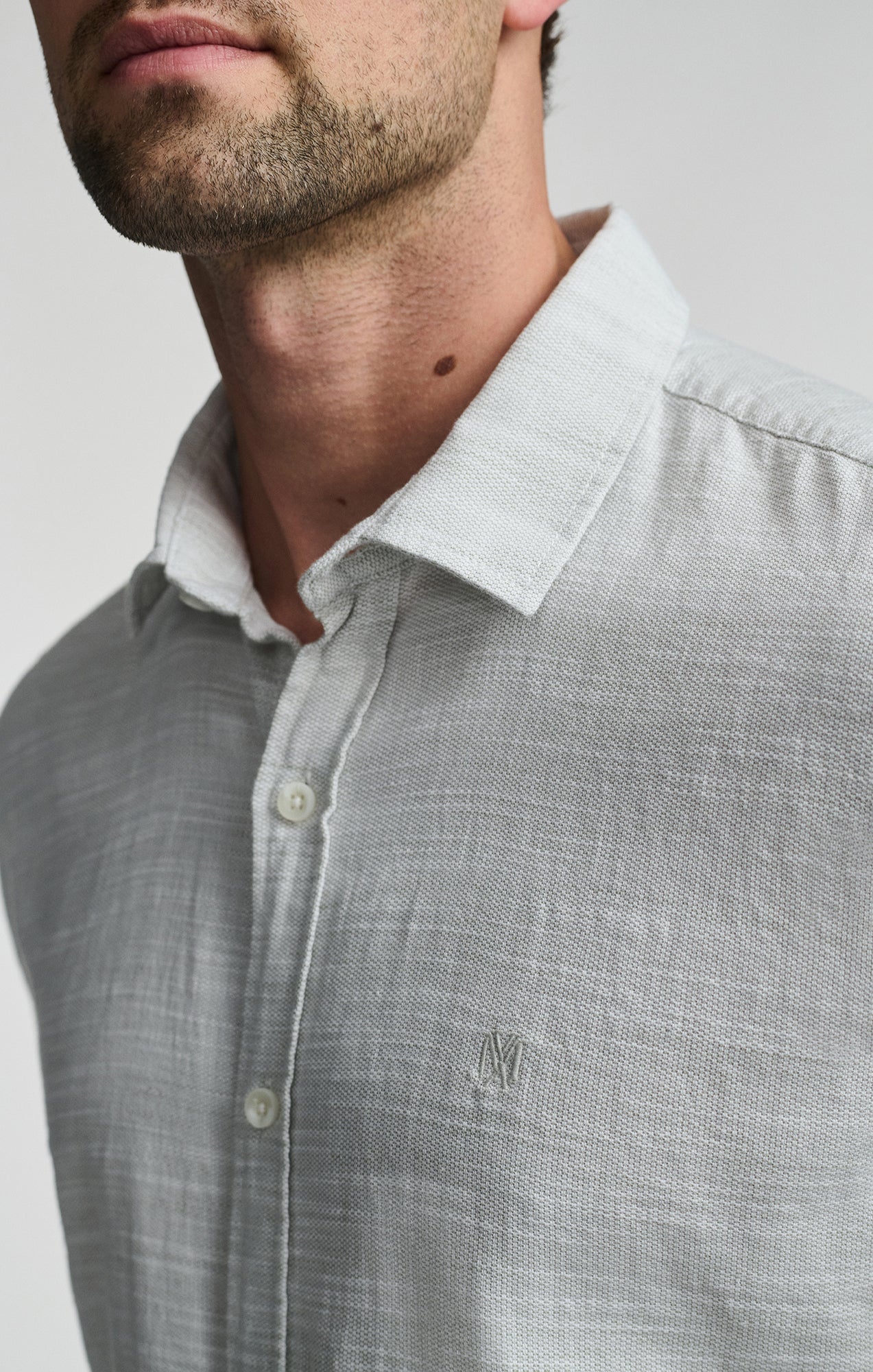 LONG SLEEVE BUTTON-UP SHIRT IN OIL GREEN - Mavi Jeans