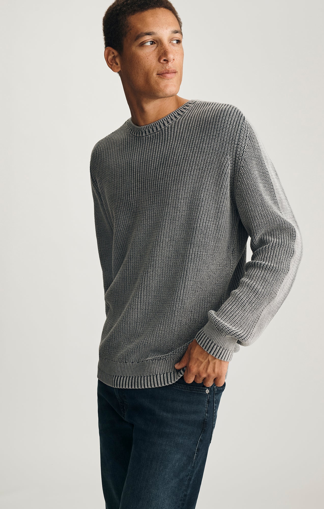CREW NECK SWEATER IN ANTHRACITE