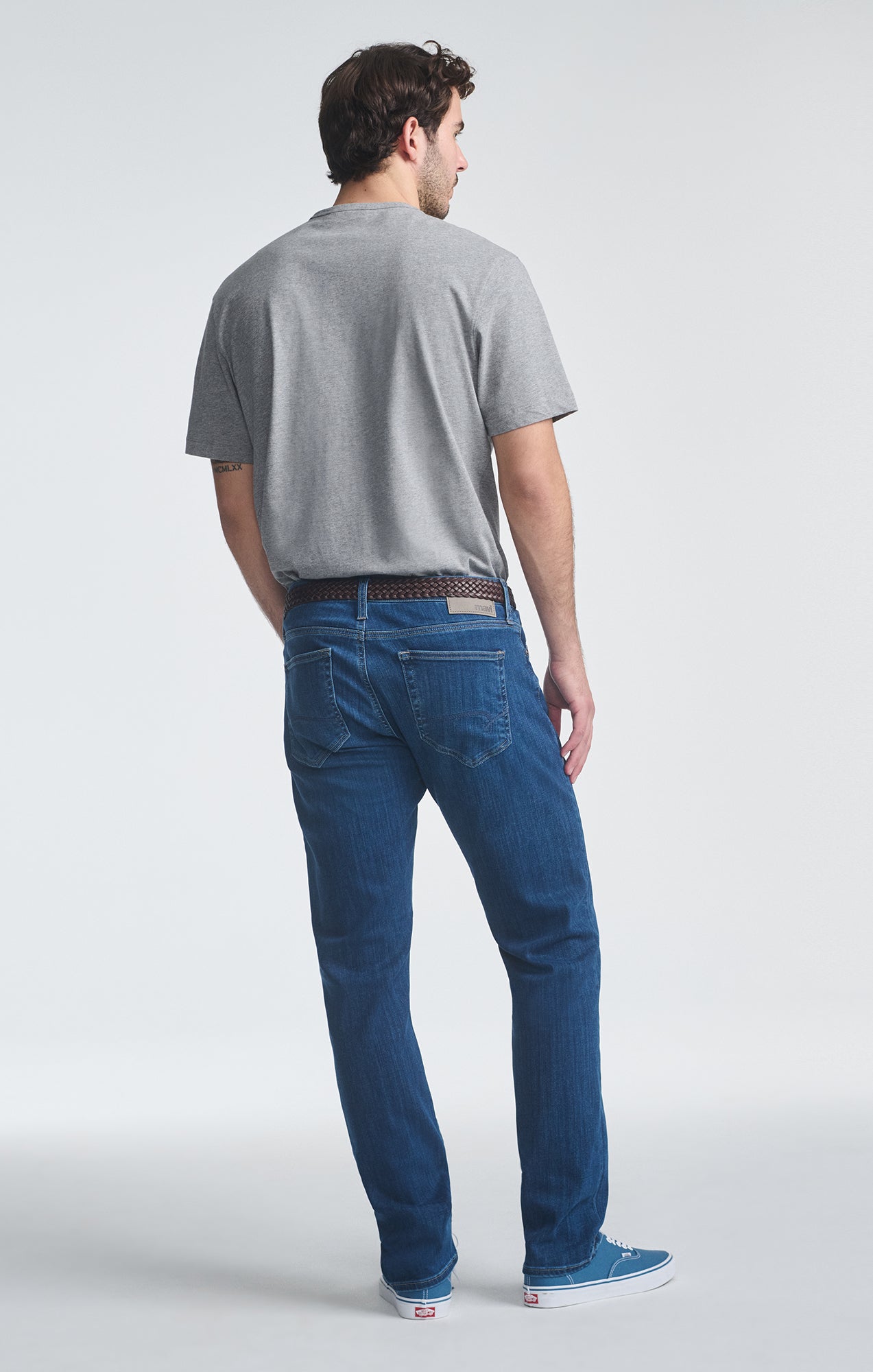 MARCUS SLIM STRAIGHT LEG IN DARK BRUSHED SUPERMOVE - Mavi Jeans