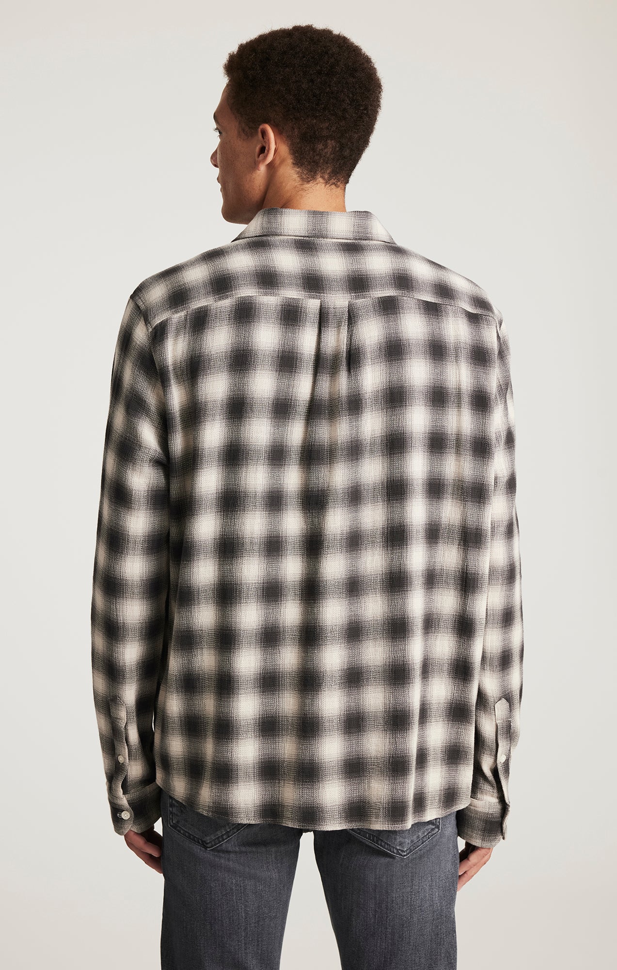 PLAID LONG SLEEVE BUTTON-UP SHIRT IN ASPHALT CHECK - Mavi Jeans