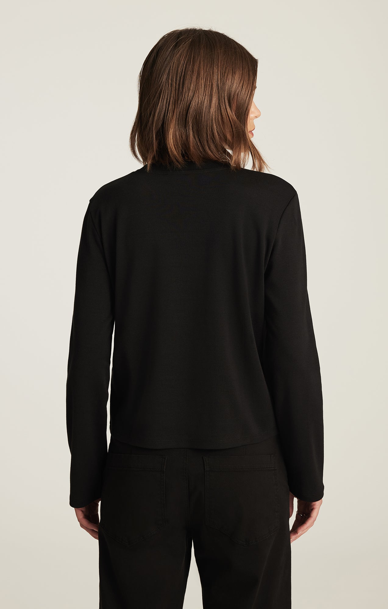 ONE POCKET LONG SLEEVE T-SHIRT IN BLACK