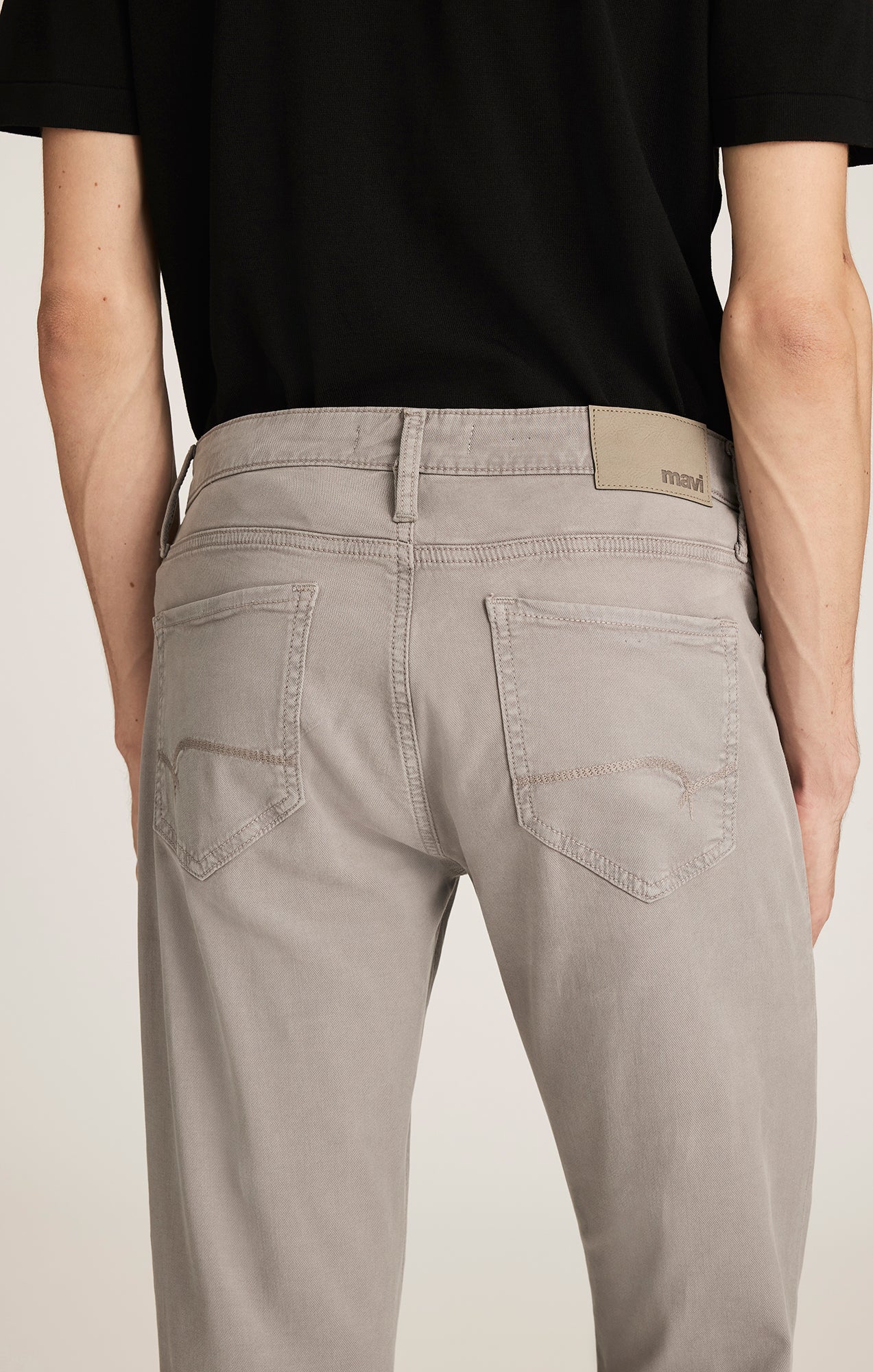 MARCUS SLIM STRAIGHT LEG IN SHARK LUXE TWILL - Mavi Jeans