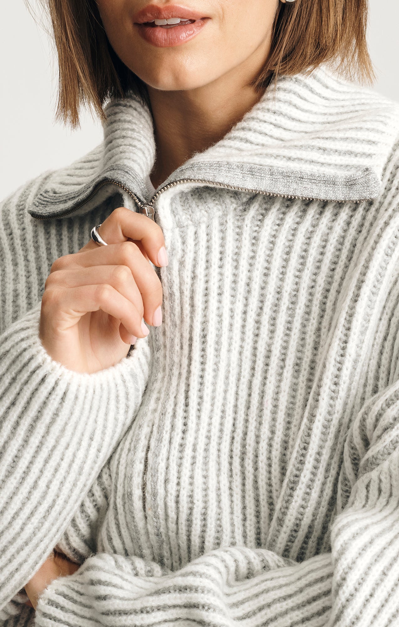 ZIP DETAIL SWEATER IN ANTIQUE WHITE STRIPE