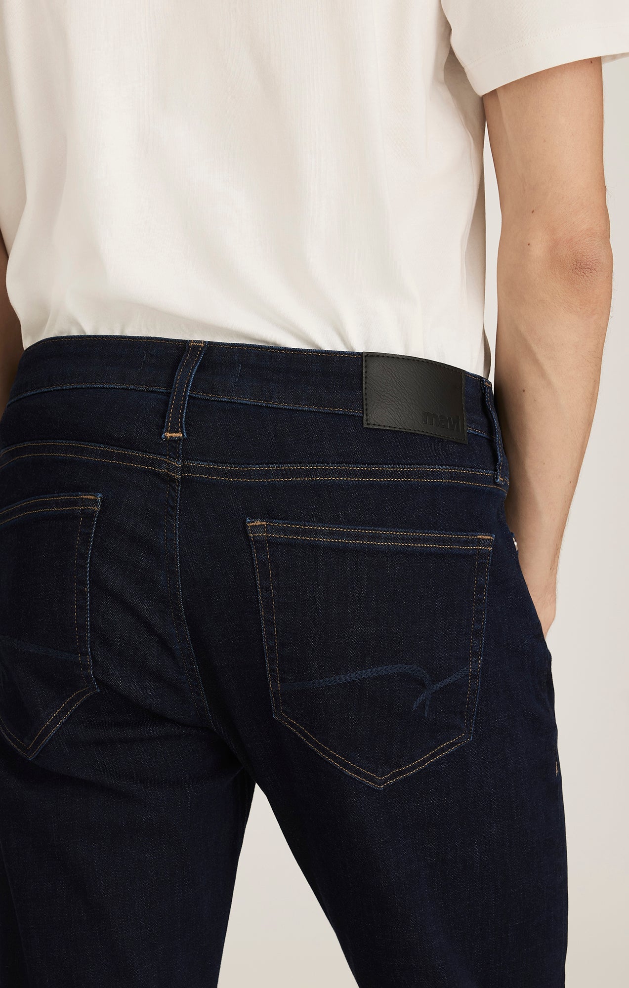 JAKE SLIM LEG IN RINSE FEATHER BLUE - Mavi Jeans