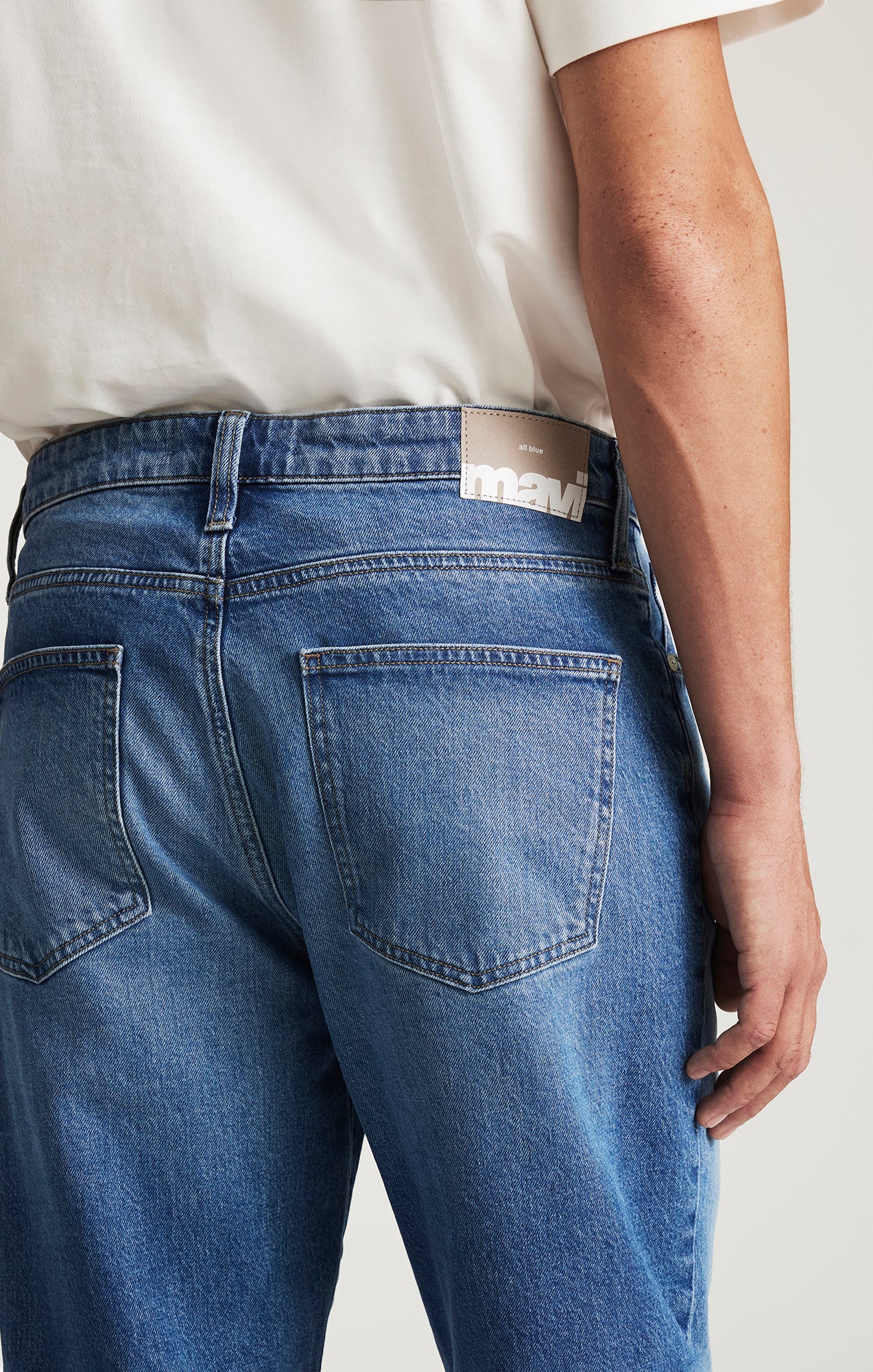 MARCEL LOOSE STRAIGHT LEG IN MID BRUSHED CLASSIC BLUE - Mavi Jeans