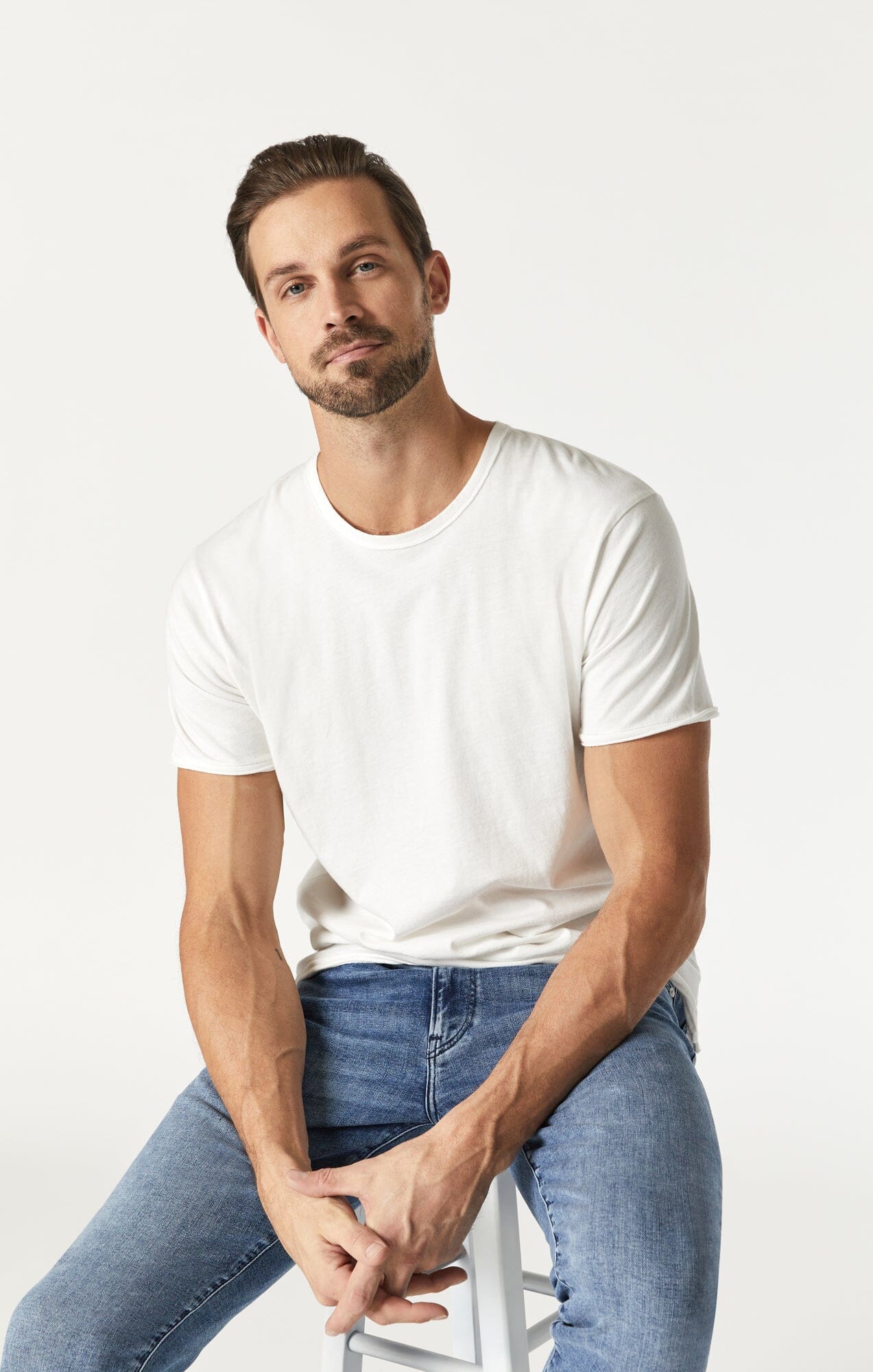 RAW EDGE NECK T-SHIRT IN BLANC DE BLANC - Mavi Jeans