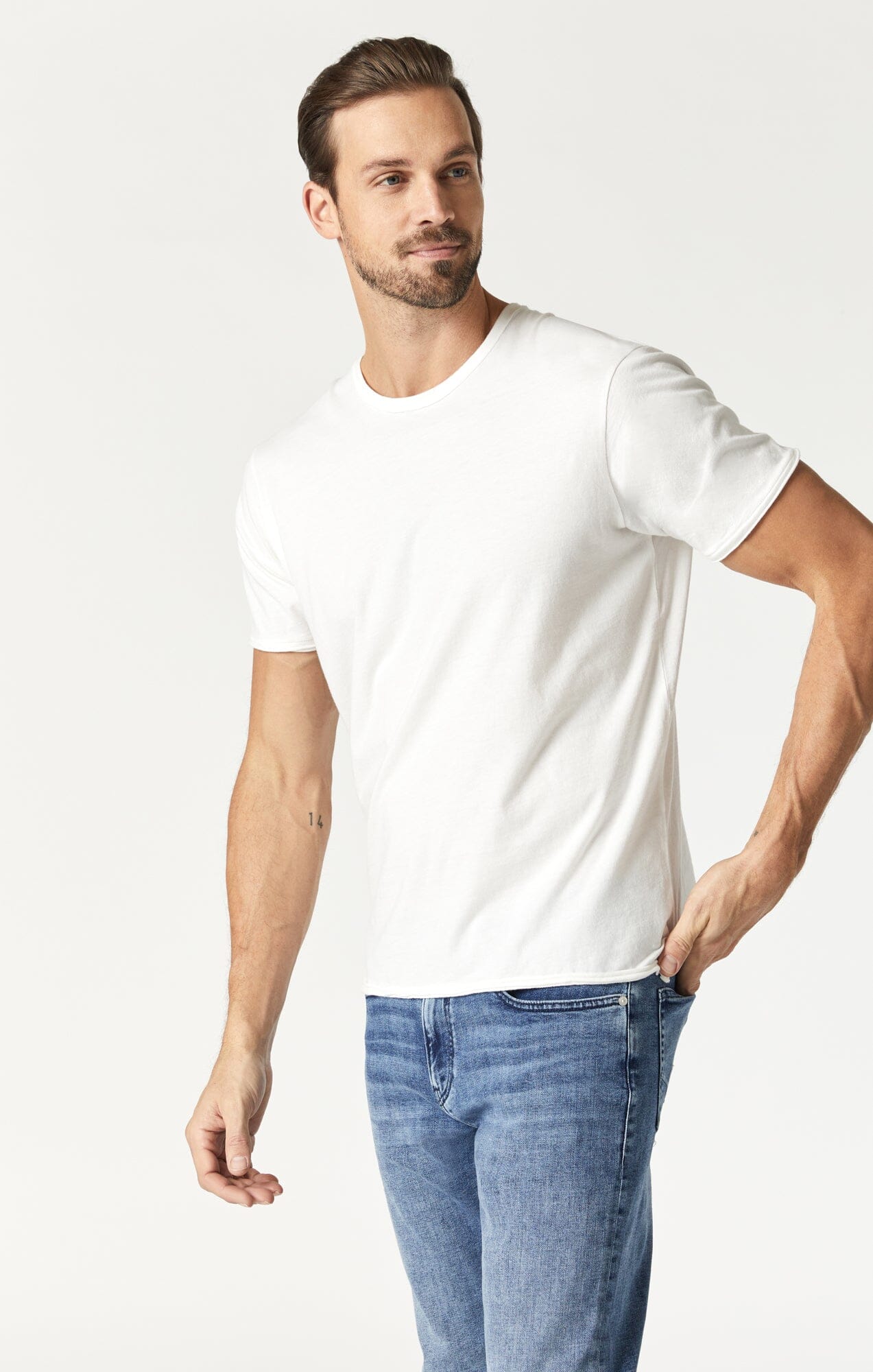 RAW EDGE NECK T-SHIRT IN BLANC DE BLANC - Mavi Jeans