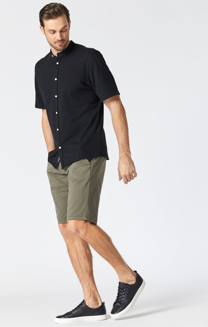 JACOB SHORTS IN DUSTY OLIVE SATEEN TWILL - Mavi Jeans