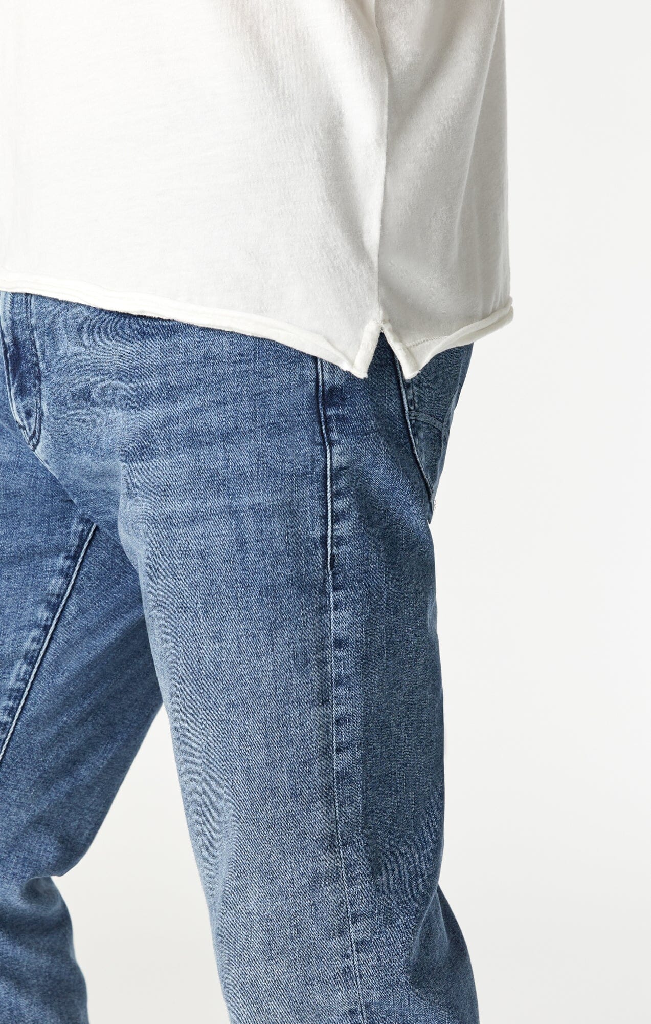 RAW EDGE NECK T-SHIRT IN BLANC DE BLANC - Mavi Jeans