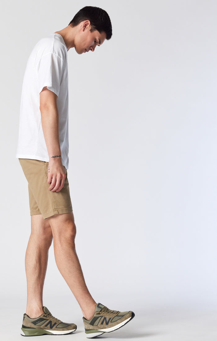 NOAH SHORTS IN BRITISH KHAKI TWILL - Mavi Jeans