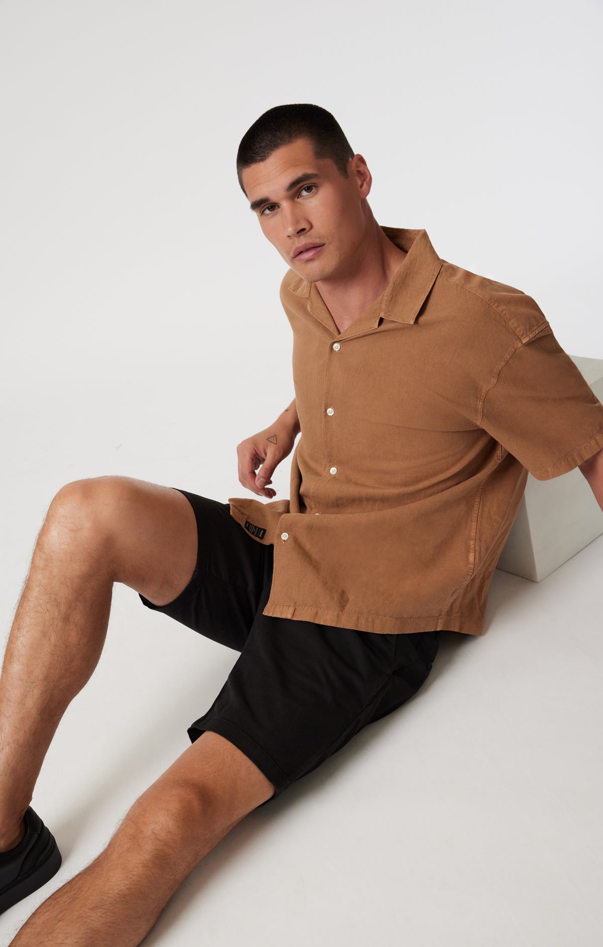 NOAH SHORTS IN BLACK LUXE TWILL - Mavi Jeans