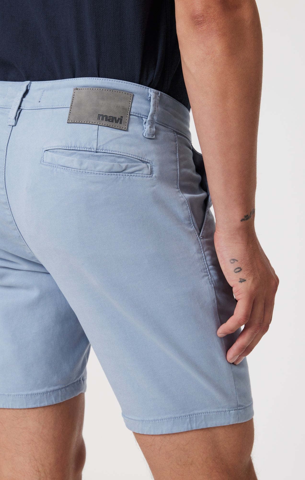 NOAH SHORTS IN MOUNTAIN SPRING LUXE TWILL - Mavi Jeans