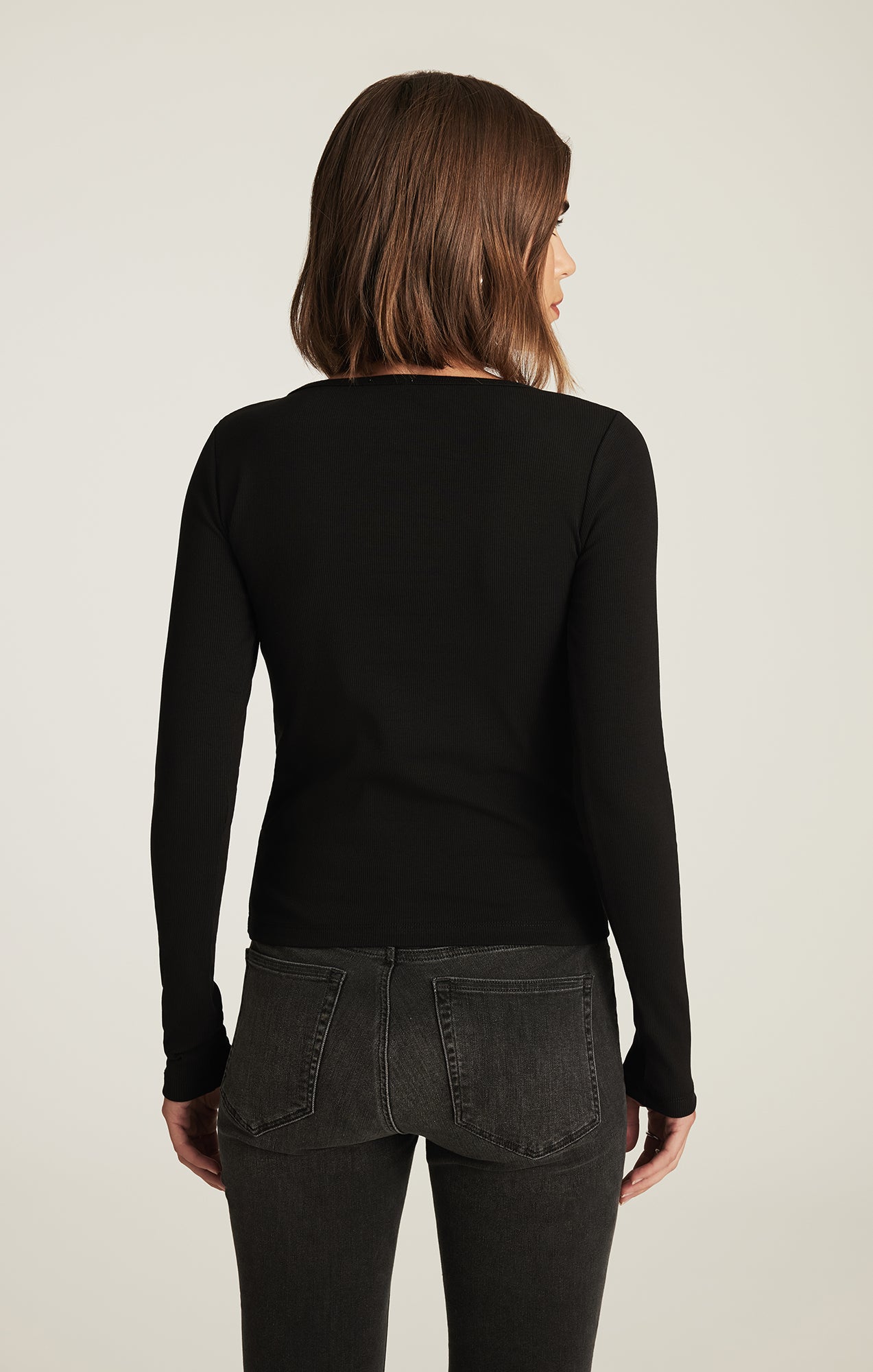BASIC SQUARE NECK T-SHIRT IN BLACK