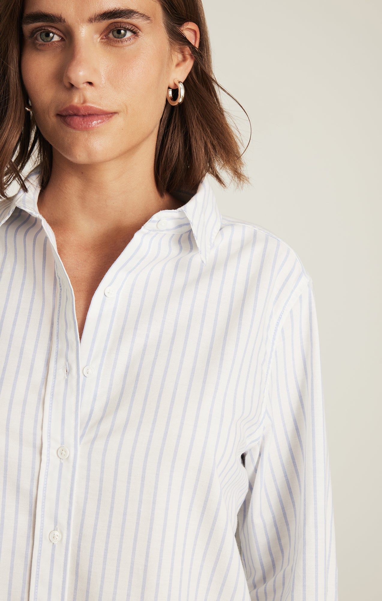 LONG SLEEVE BUTTON-UP SHIRT IN WHITE BLUE STRIPE