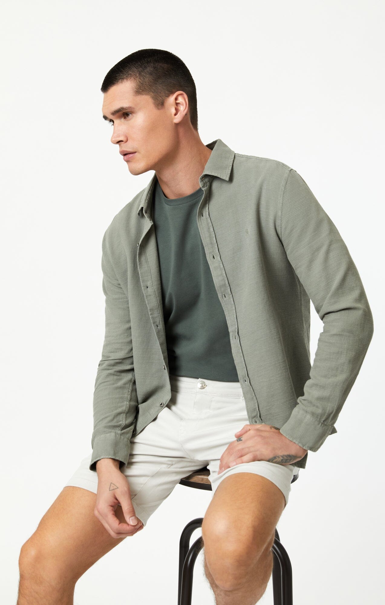 NOAH SHORTS IN OYSTER MUSHROOM LUXE TWILL - Mavi Jeans