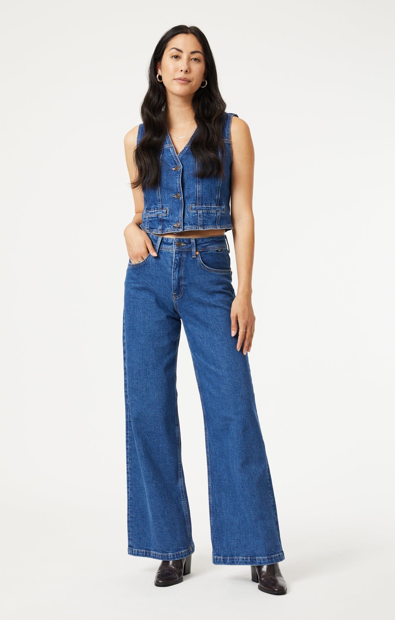 WR.UP® jeans with a high waist and super flare leg