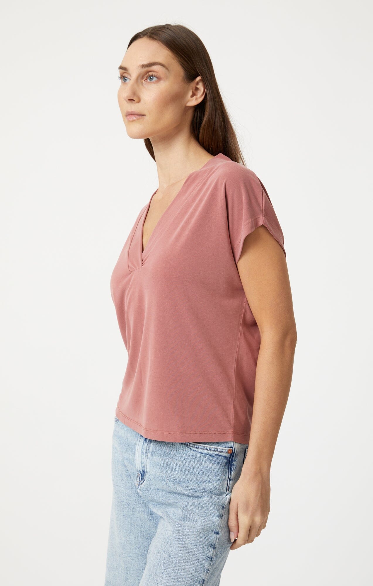 LUXE TOUCH TENCEL™ V-NECK SHIRT IN CANYON ROSE - Mavi Jeans
