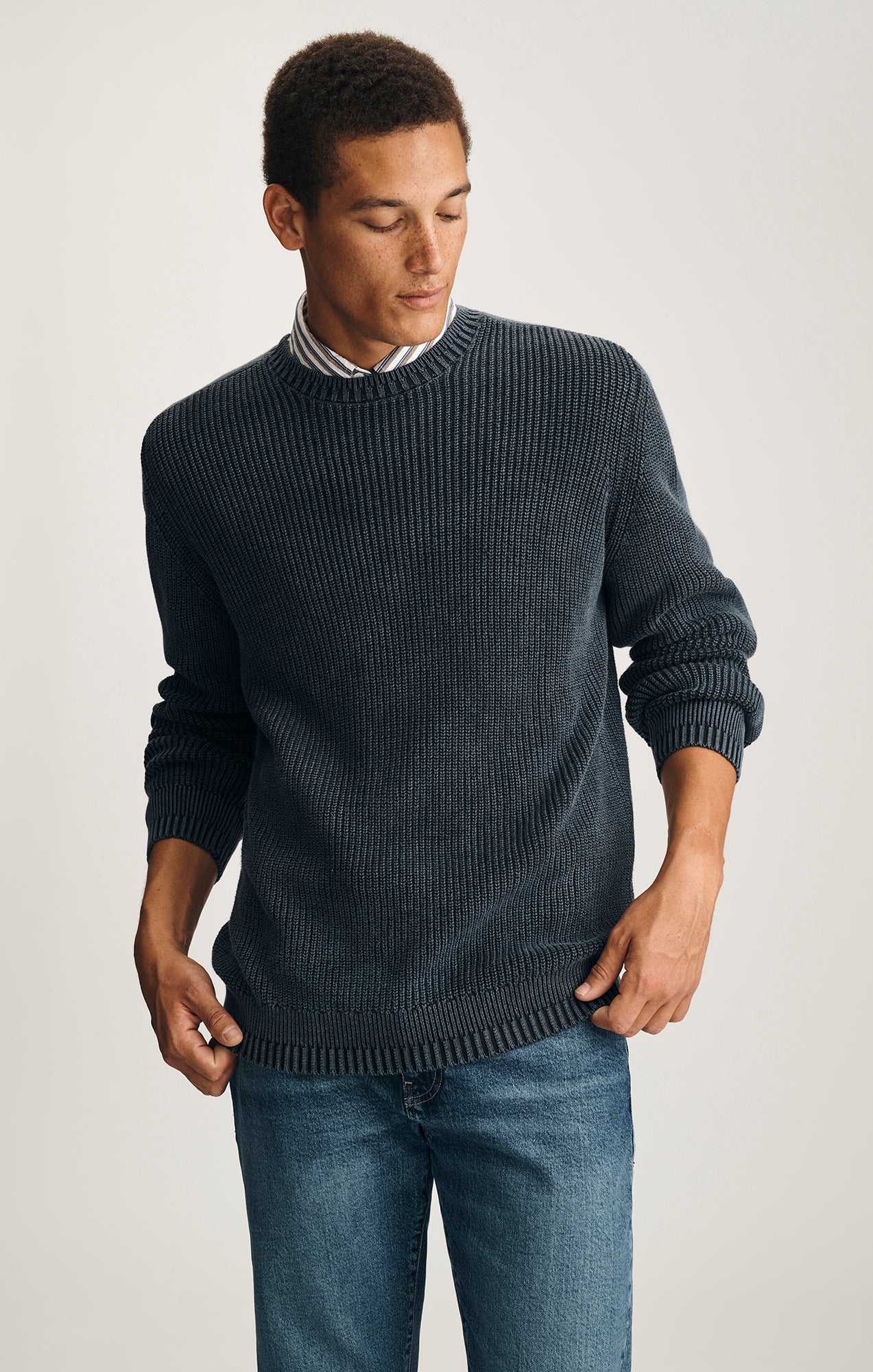 CREW NECK SWEATER IN TOTAL ECLIPSE
