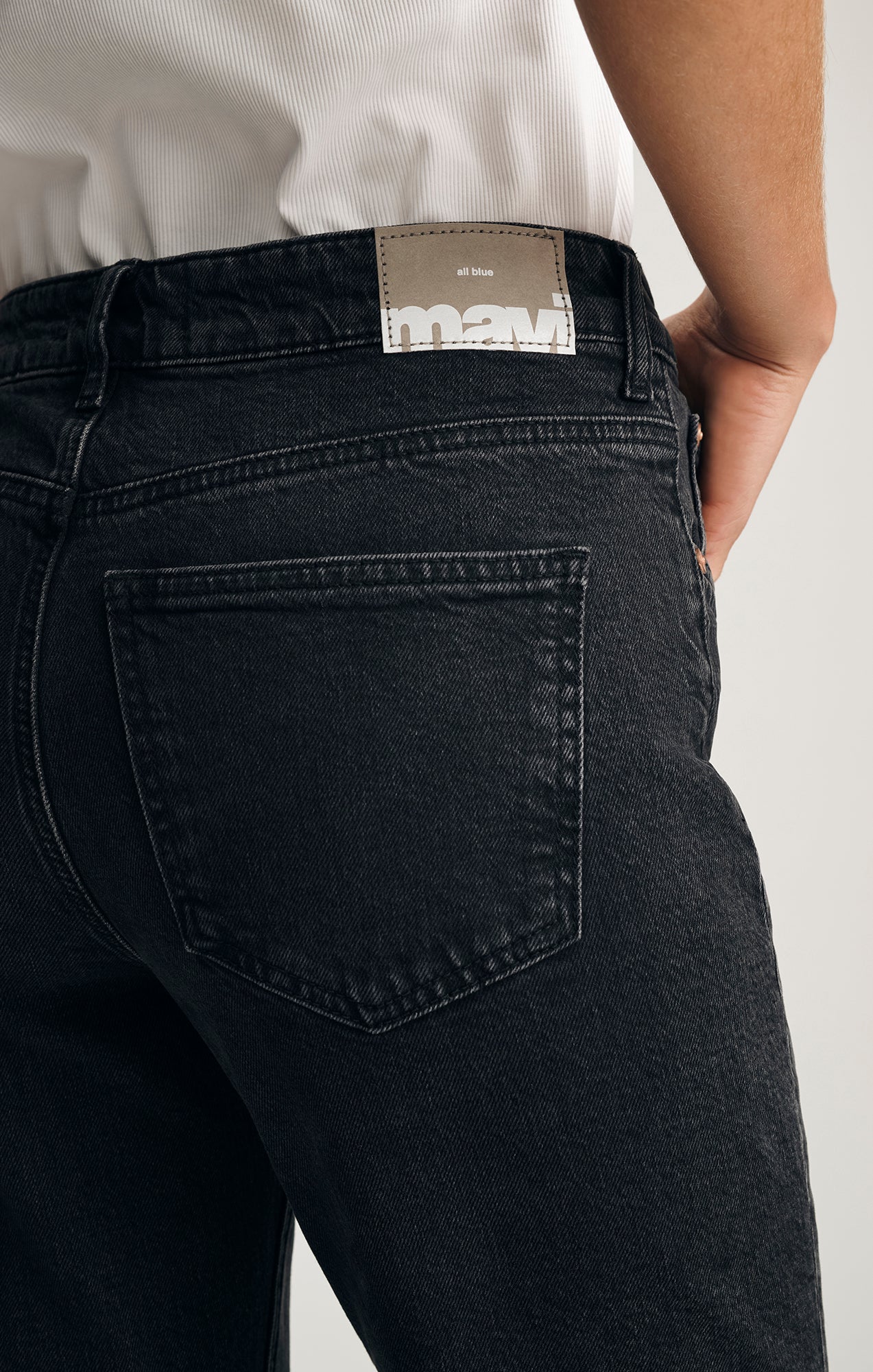 NEW YORK STRAIGHT LEG IN DARK SMOKE CLASSIC BLUE