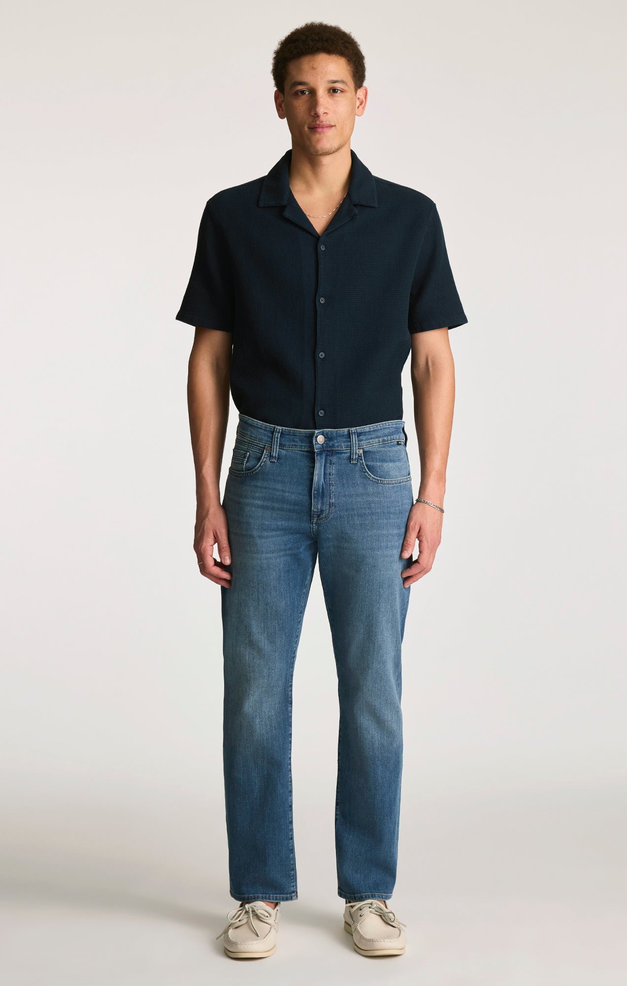 MATT RELAXED STRAIGHT LEG IN MID INDIGO BRUSHED WILLIAMSBURG